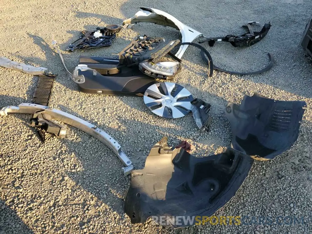 14 Photograph of a damaged car 7SAYGDEE9PA129876 TESLA MODEL Y 2023