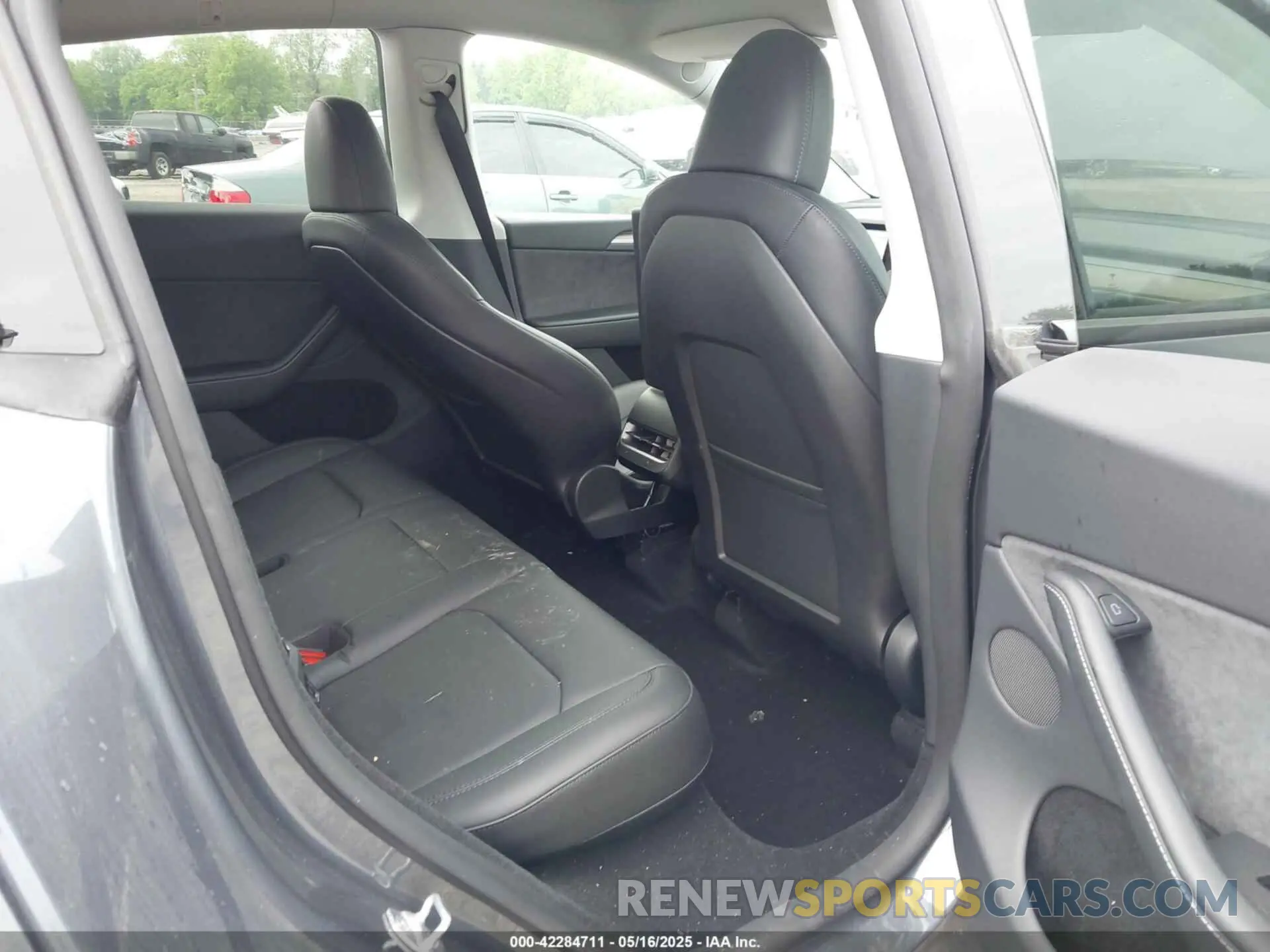 8 Photograph of a damaged car 7SAYGDEE9PA130624 TESLA MODEL Y 2023