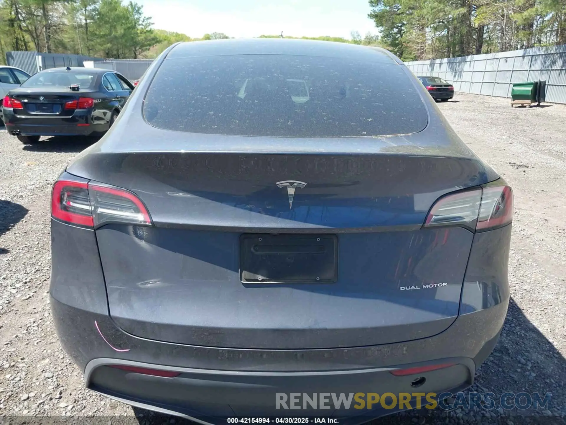 16 Photograph of a damaged car 7SAYGDEE9PA170556 TESLA MODEL Y 2023