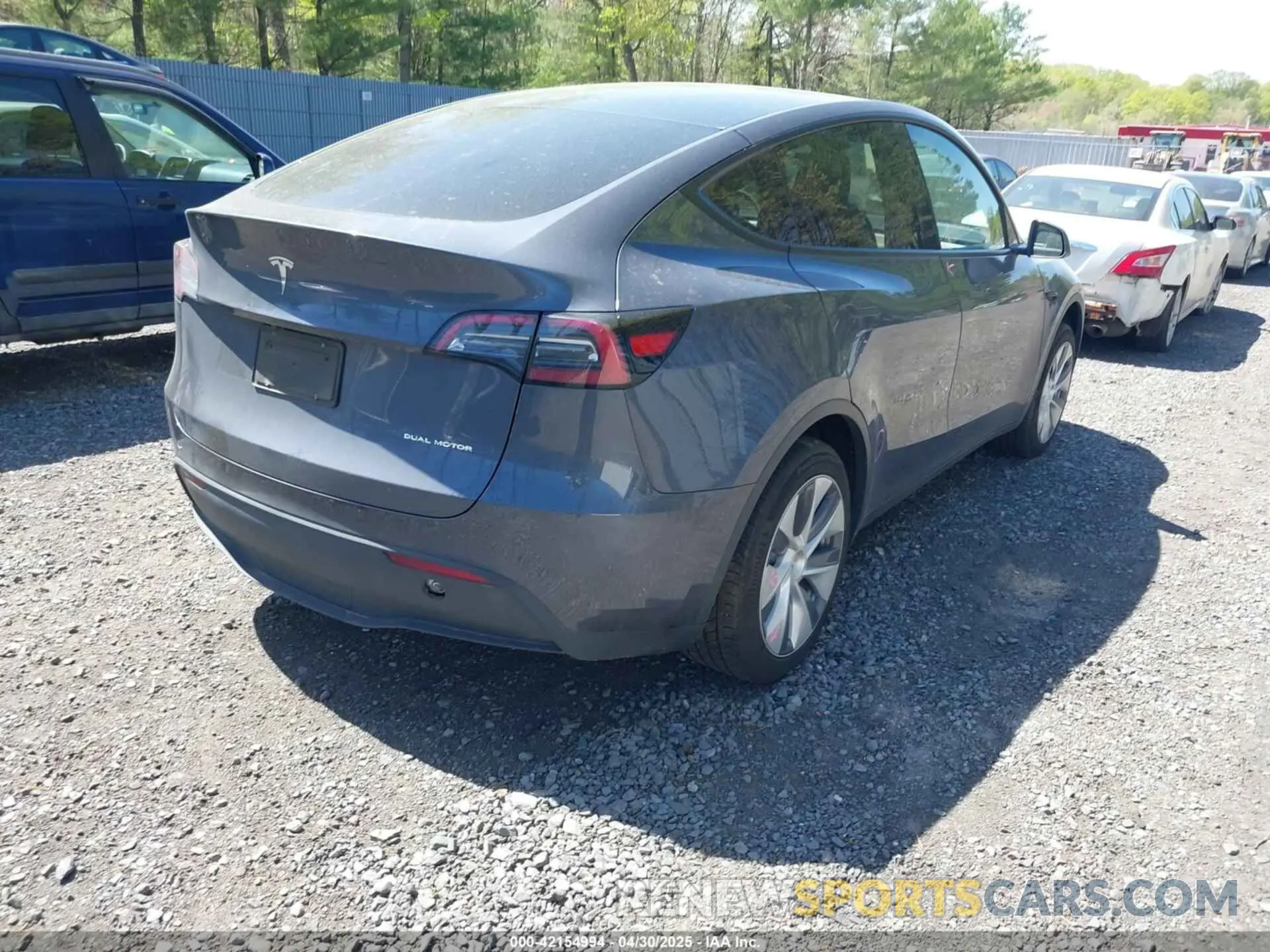 4 Photograph of a damaged car 7SAYGDEE9PA170556 TESLA MODEL Y 2023