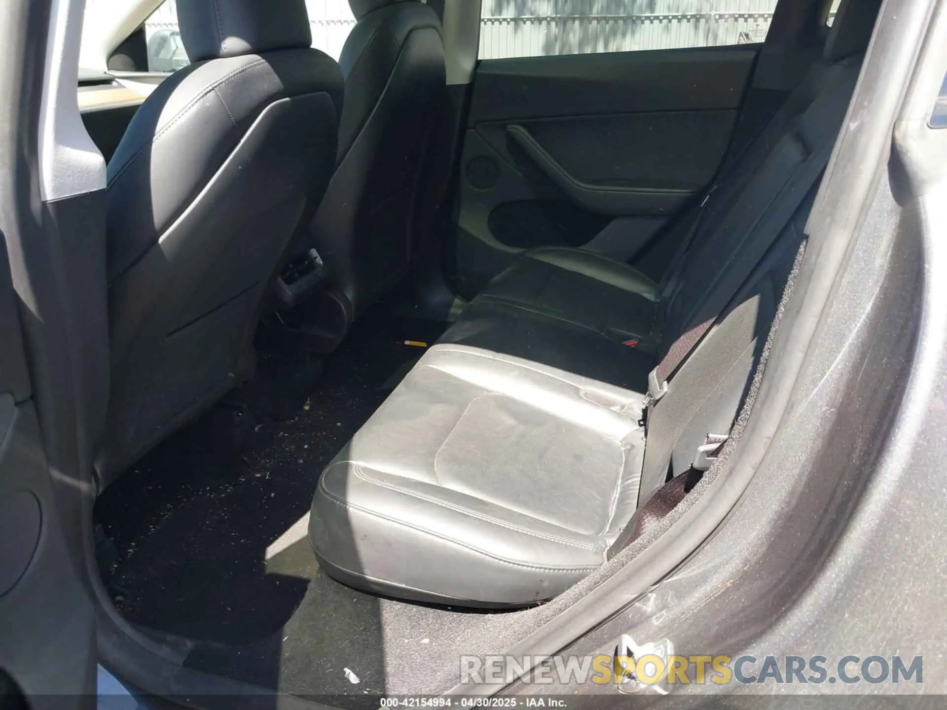8 Photograph of a damaged car 7SAYGDEE9PA170556 TESLA MODEL Y 2023