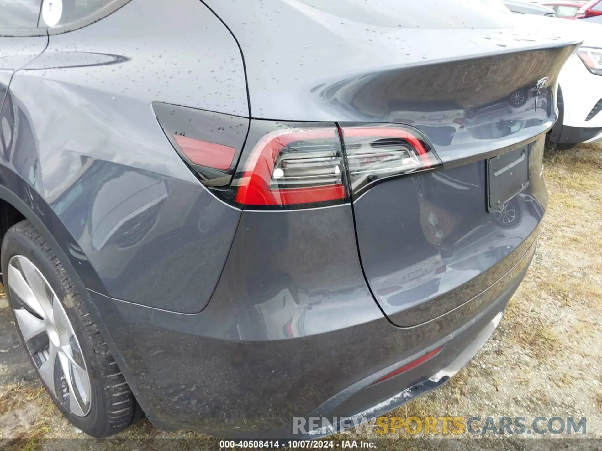 10 Photograph of a damaged car 7SAYGDEE9PA180410 TESLA MODEL Y 2023