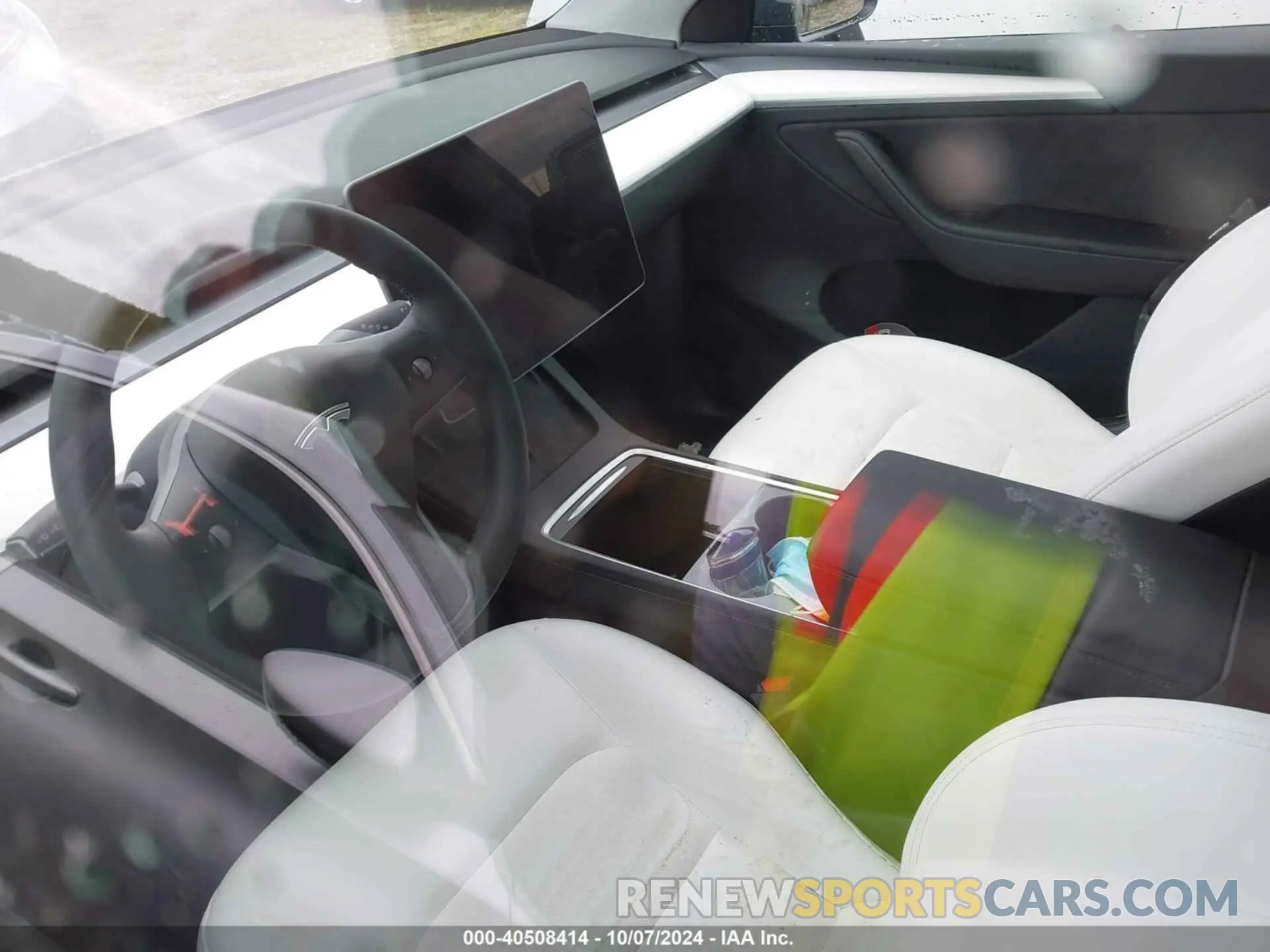 7 Photograph of a damaged car 7SAYGDEE9PA180410 TESLA MODEL Y 2023