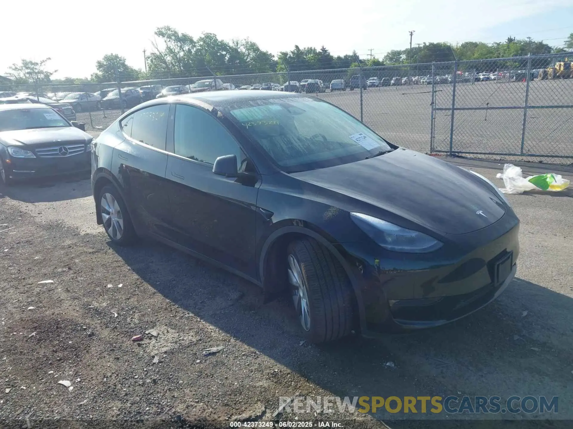 1 Photograph of a damaged car 7SAYGDEE9PA198258 TESLA MODEL Y 2023