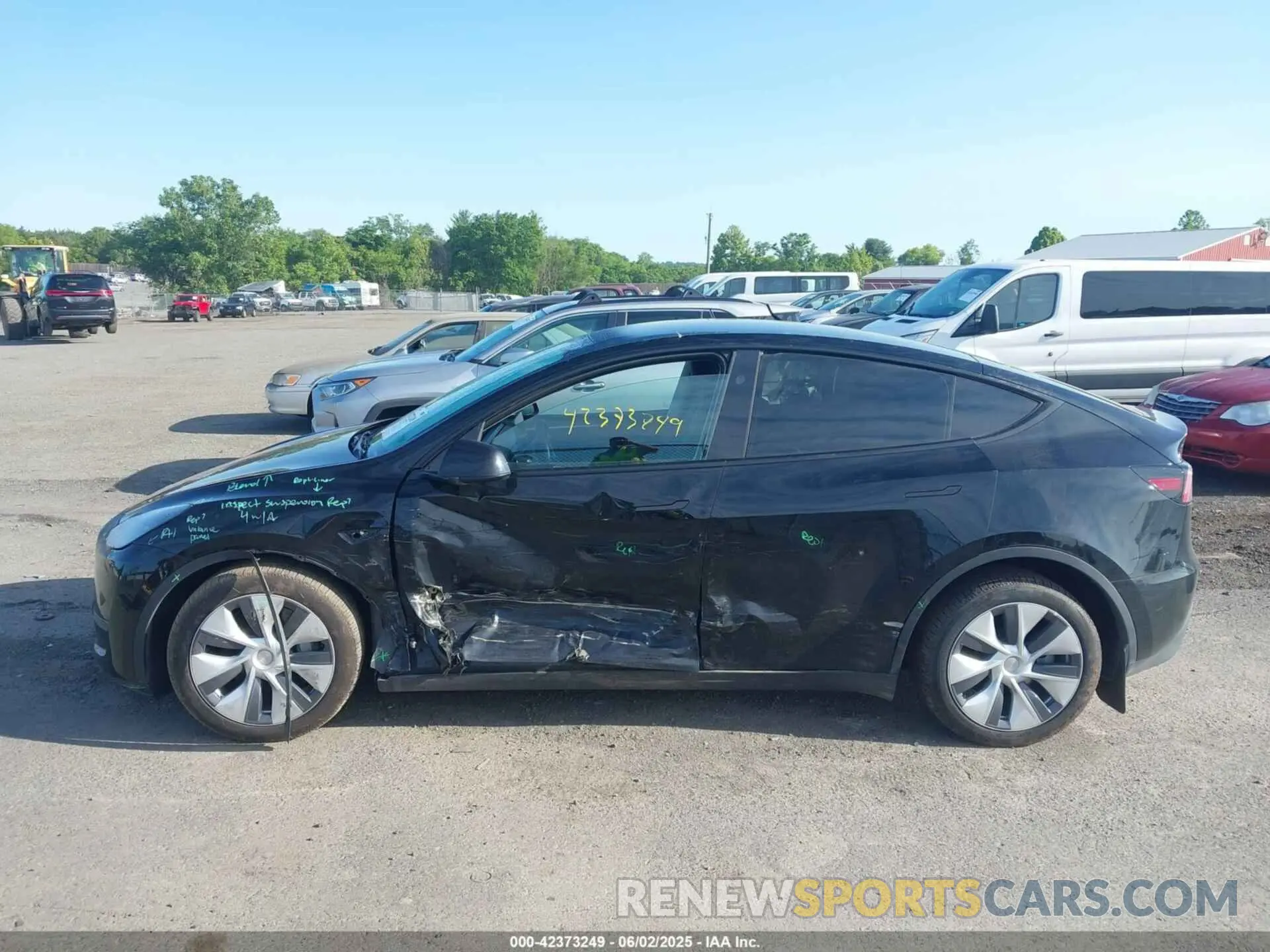 14 Photograph of a damaged car 7SAYGDEE9PA198258 TESLA MODEL Y 2023