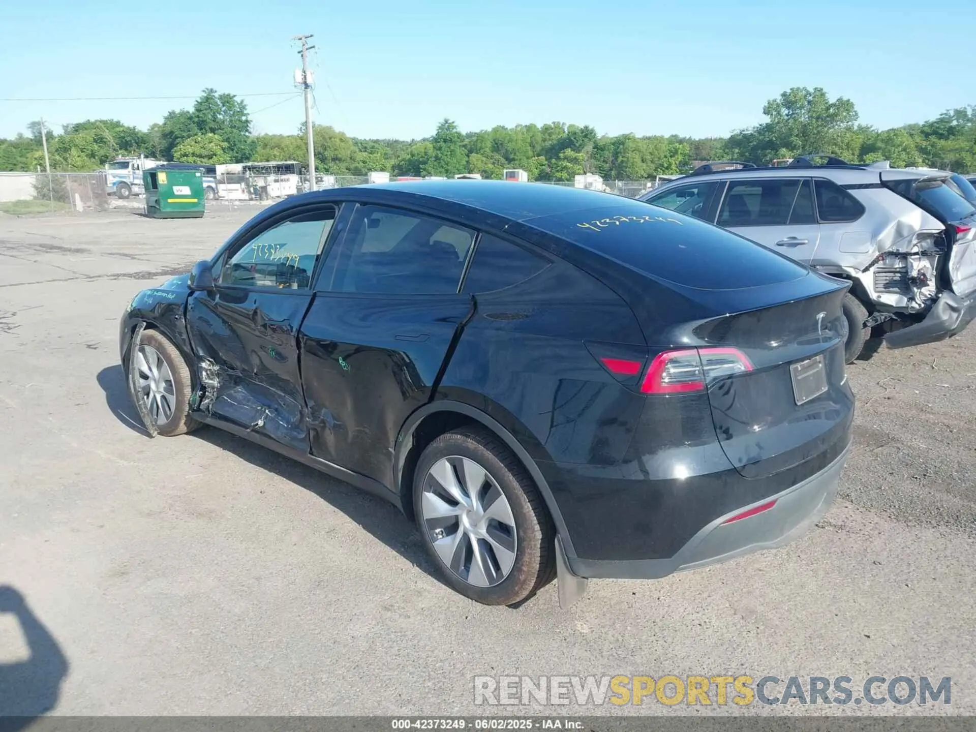 3 Photograph of a damaged car 7SAYGDEE9PA198258 TESLA MODEL Y 2023