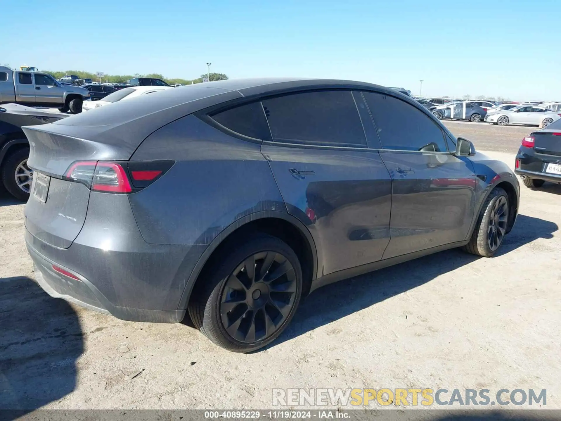 4 Photograph of a damaged car 7SAYGDEE9PA203264 TESLA MODEL Y 2023