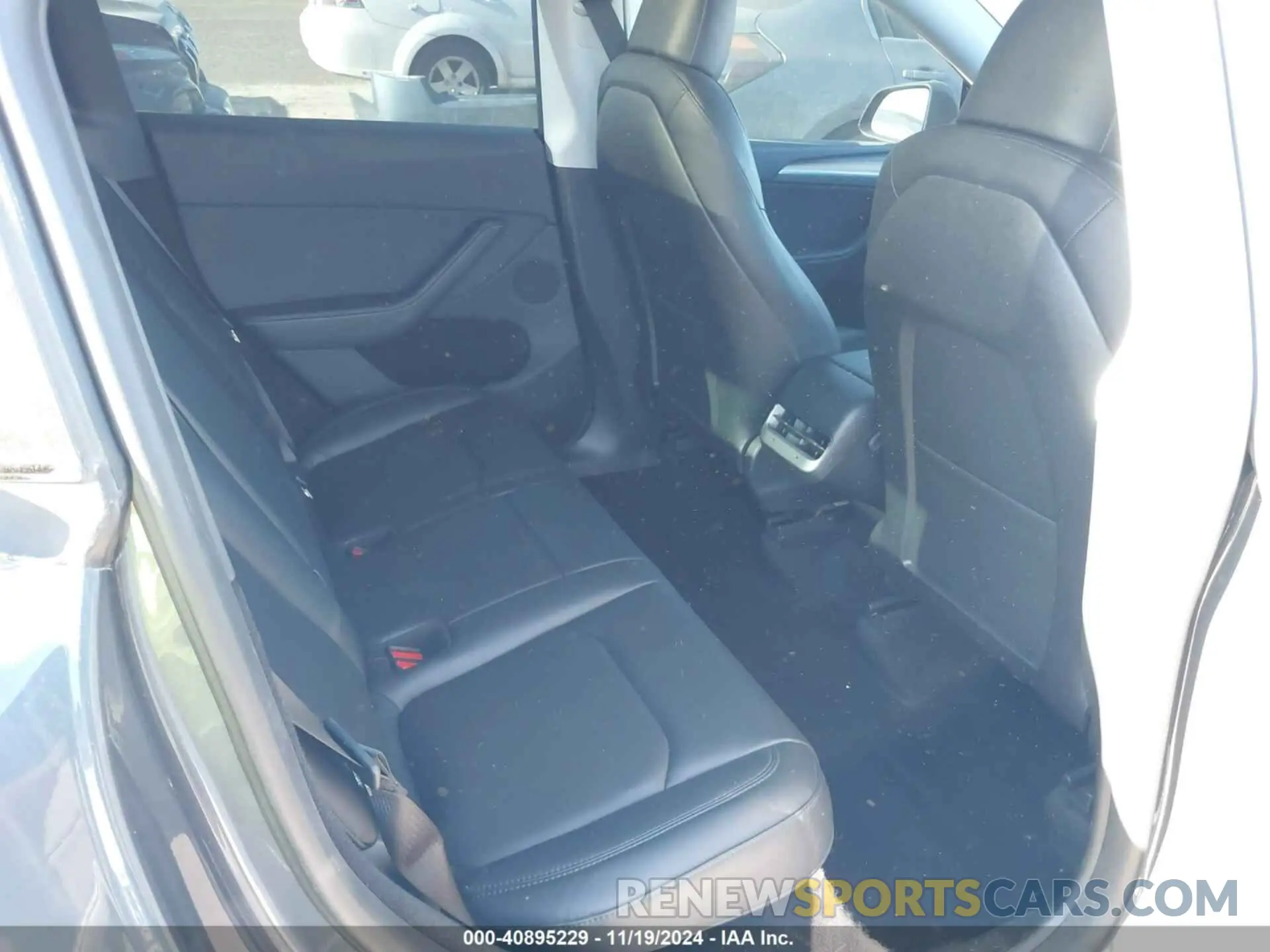 8 Photograph of a damaged car 7SAYGDEE9PA203264 TESLA MODEL Y 2023