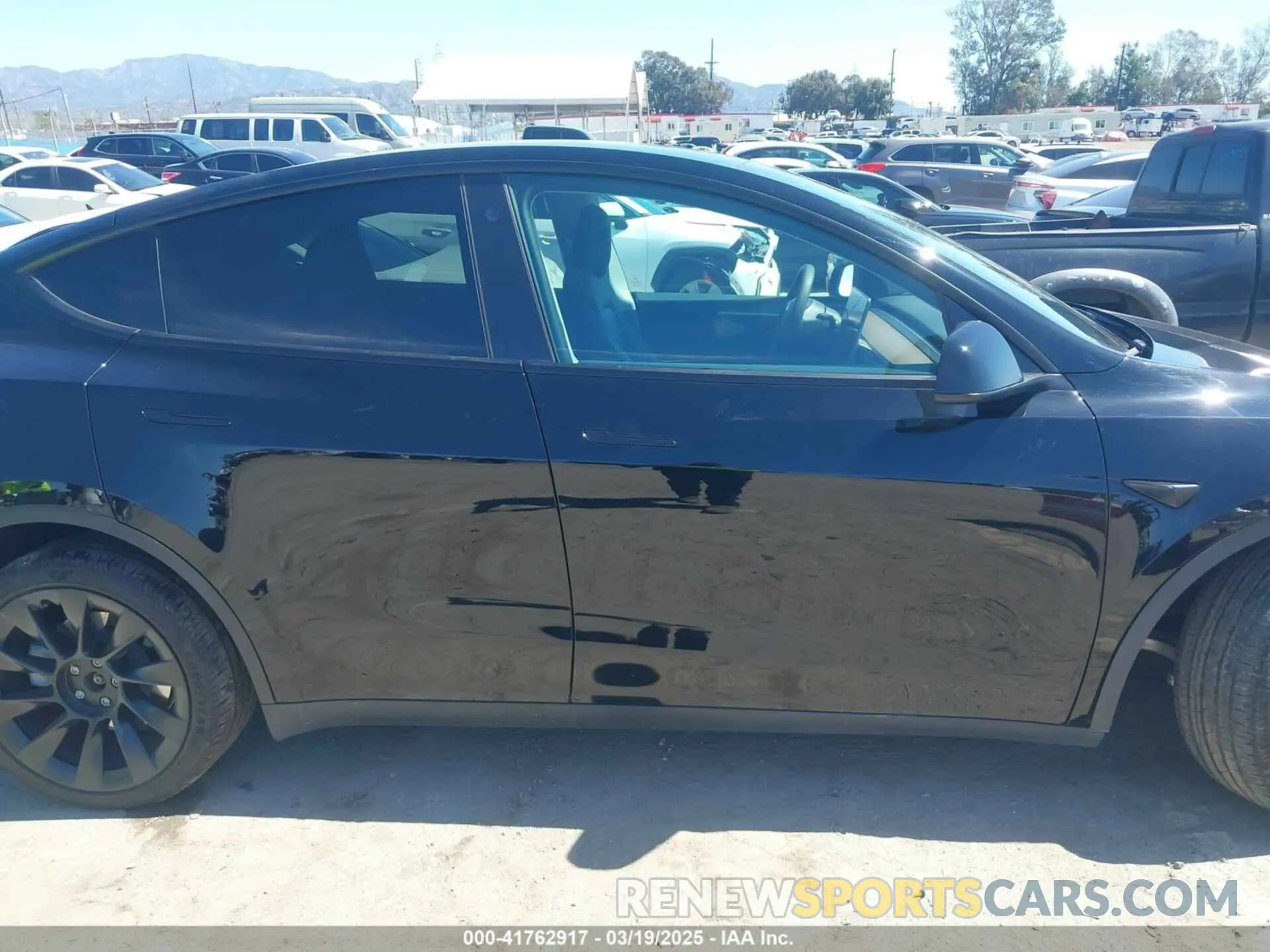 13 Photograph of a damaged car 7SAYGDEE9PF591096 TESLA MODEL Y 2023