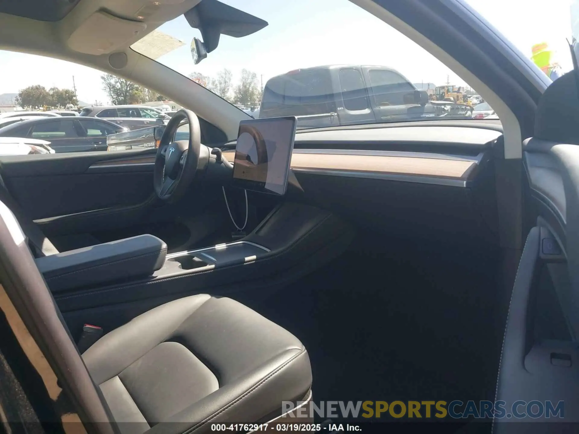 5 Photograph of a damaged car 7SAYGDEE9PF591096 TESLA MODEL Y 2023
