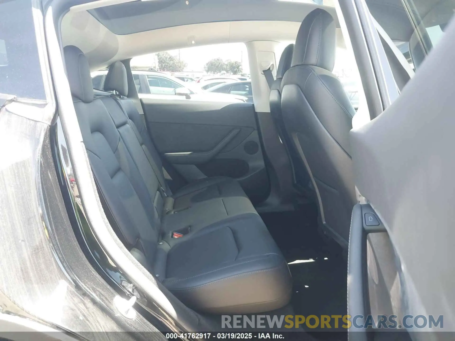 8 Photograph of a damaged car 7SAYGDEE9PF591096 TESLA MODEL Y 2023