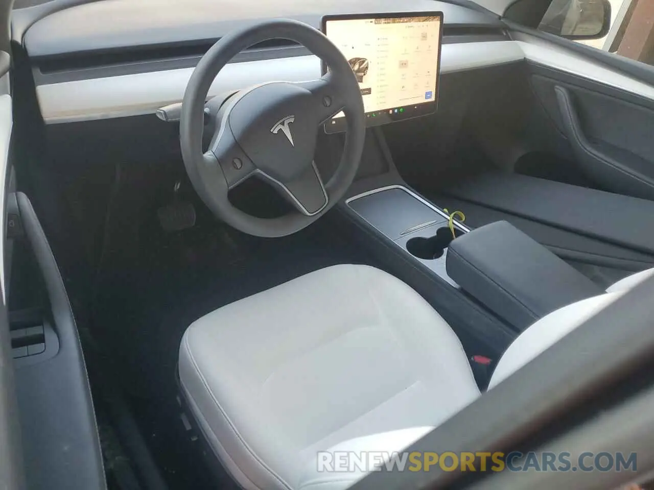8 Photograph of a damaged car 7SAYGDEE9PF605403 TESLA MODEL Y 2023
