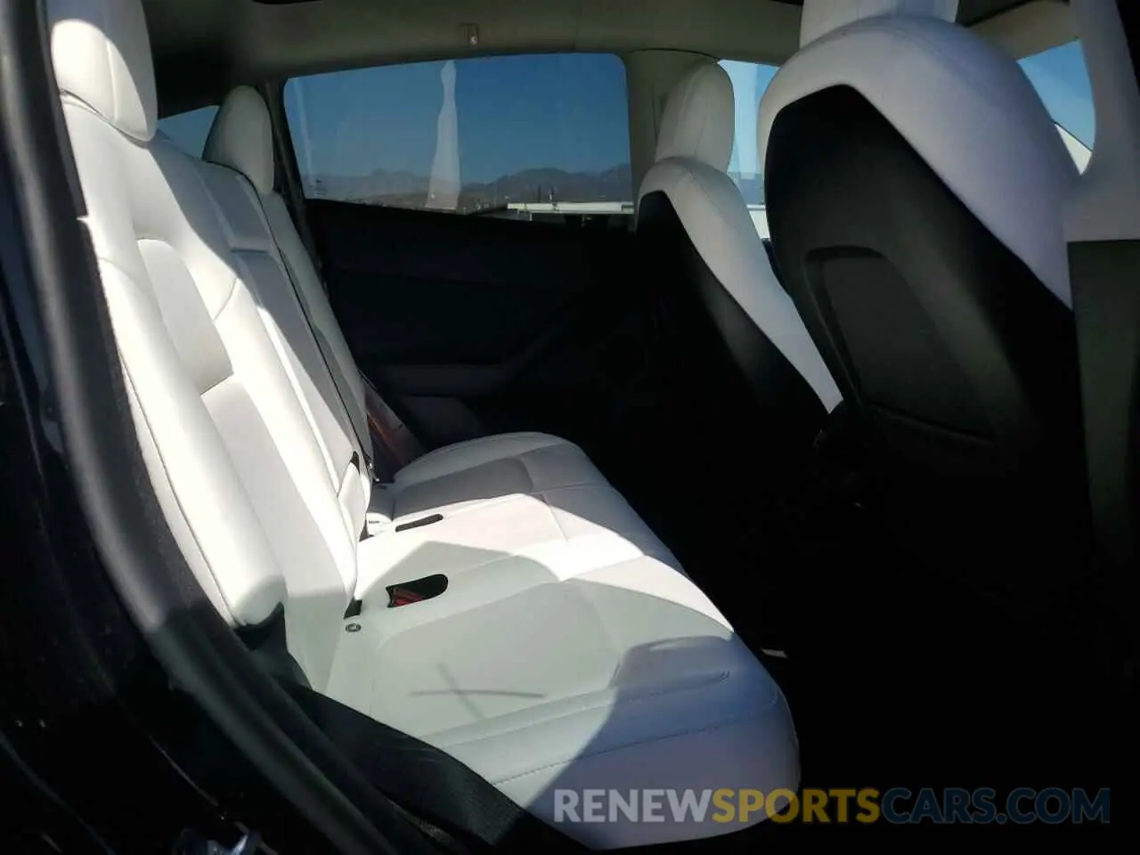 11 Photograph of a damaged car 7SAYGDEE9PF608303 TESLA MODEL Y 2023
