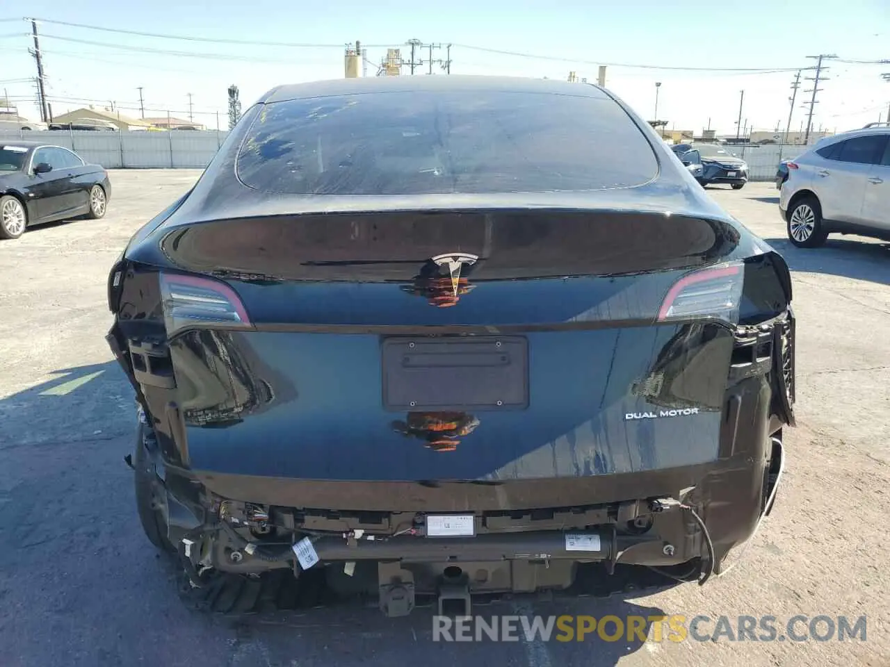 6 Photograph of a damaged car 7SAYGDEE9PF608303 TESLA MODEL Y 2023
