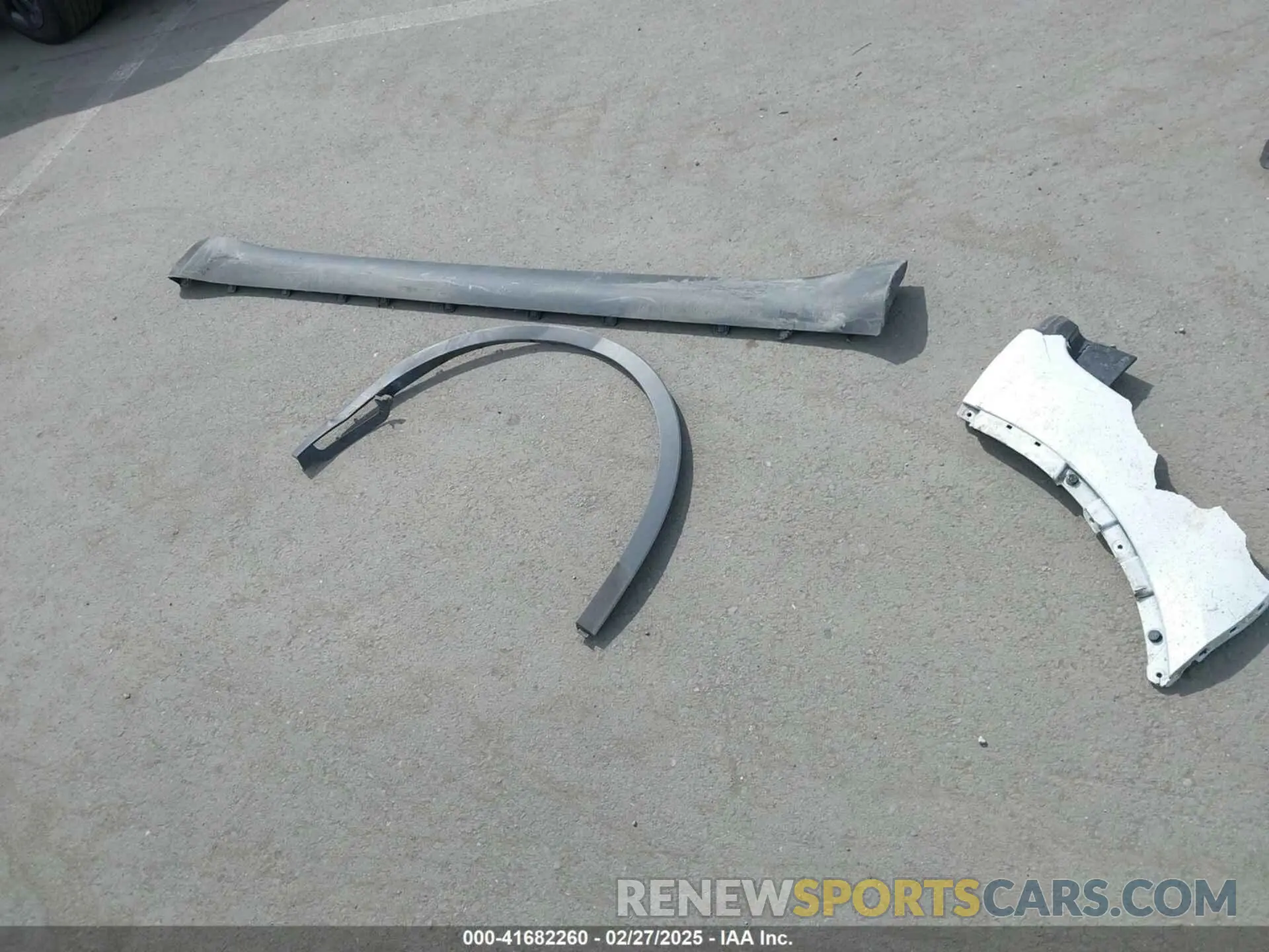 11 Photograph of a damaged car 7SAYGDEE9PF609824 TESLA MODEL Y 2023