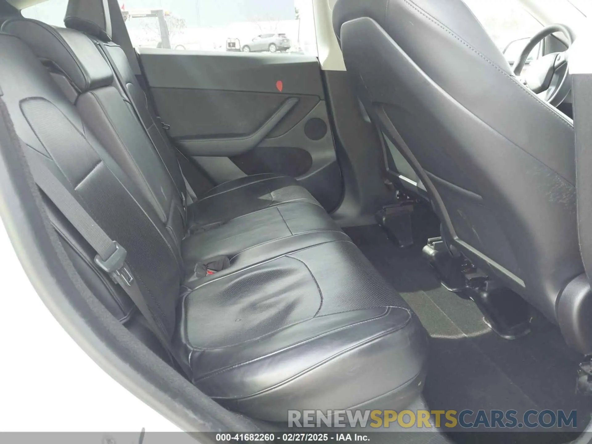 8 Photograph of a damaged car 7SAYGDEE9PF609824 TESLA MODEL Y 2023