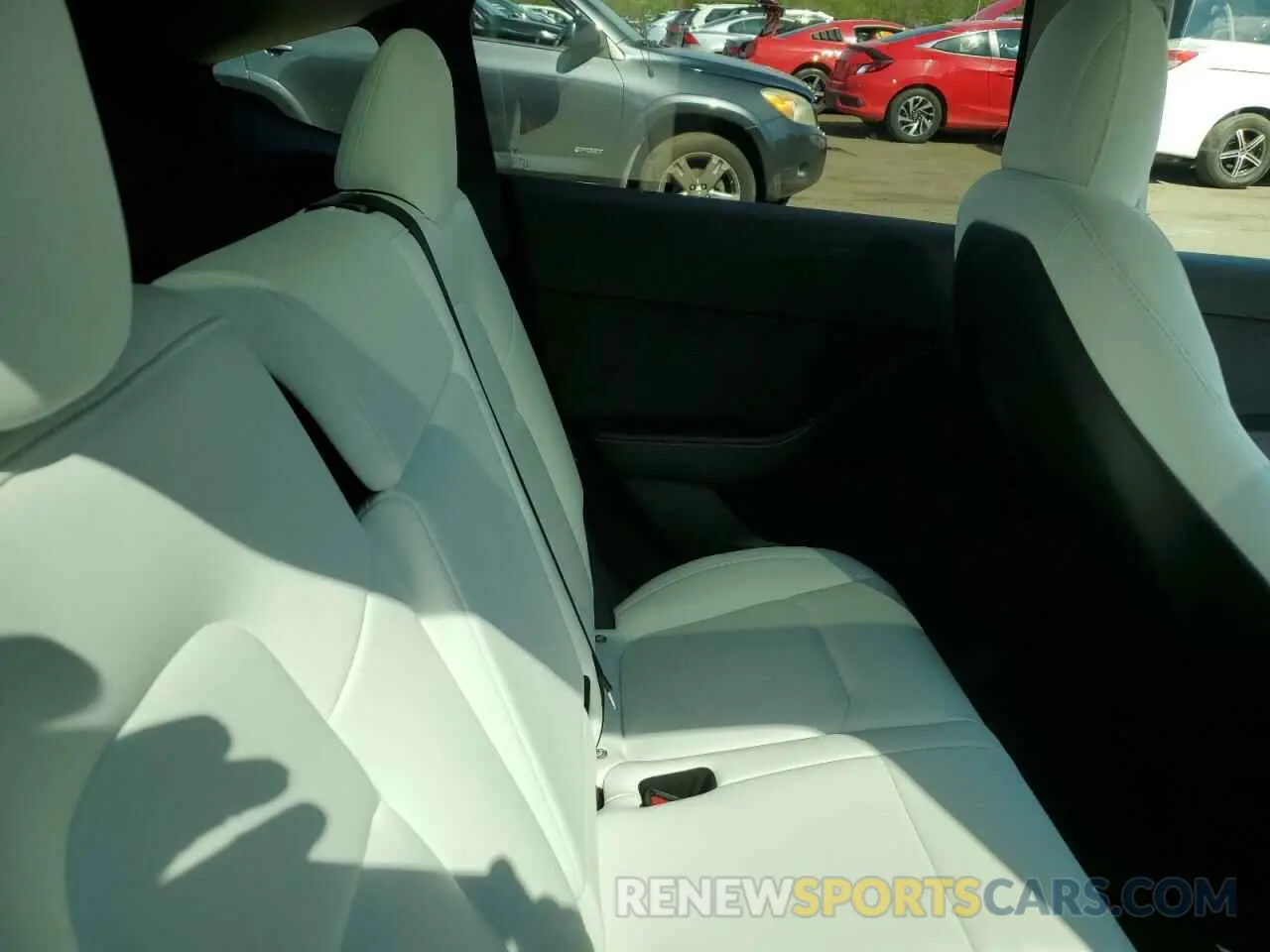 10 Photograph of a damaged car 7SAYGDEE9PF618460 TESLA MODEL Y 2023