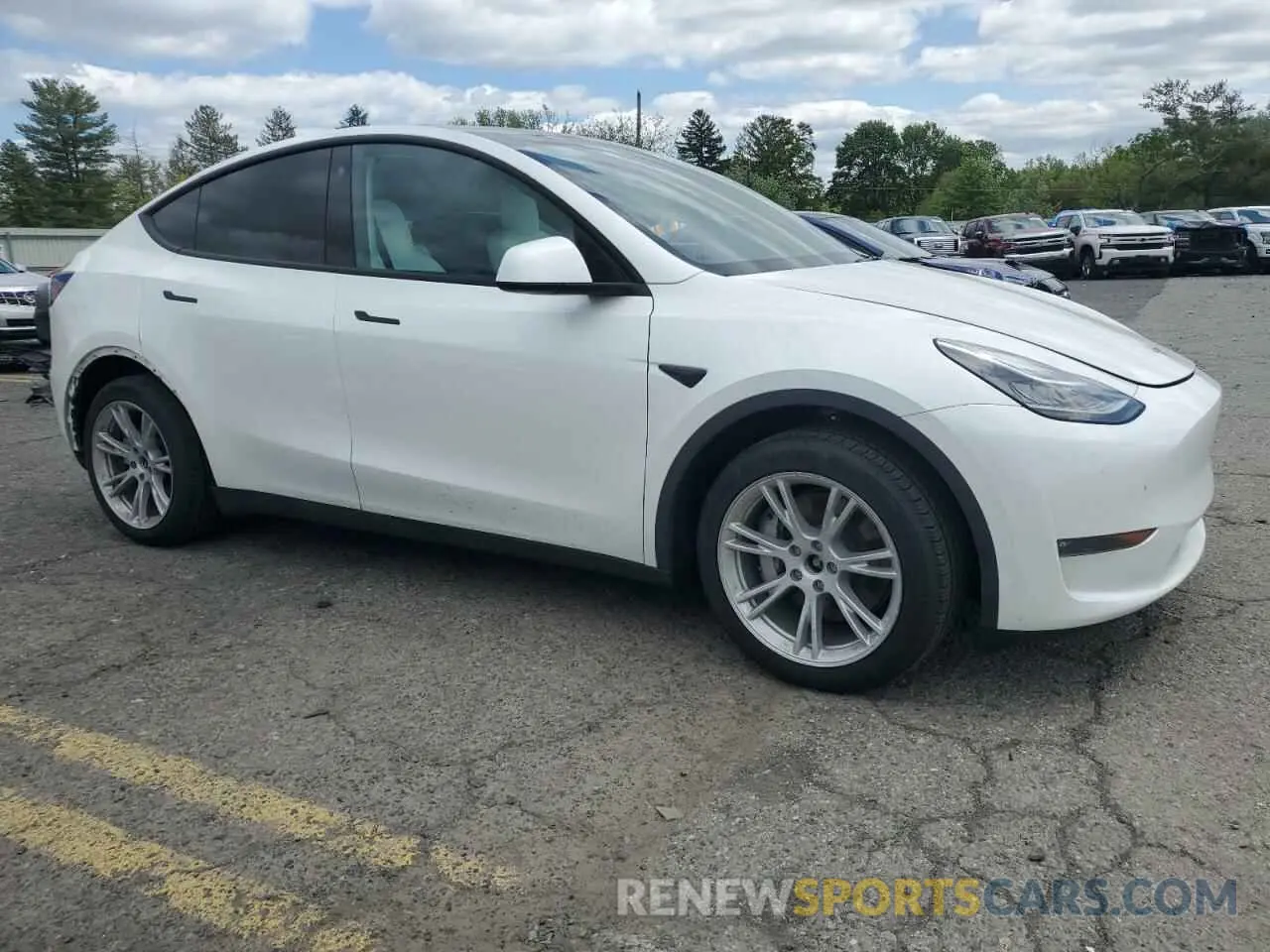 4 Photograph of a damaged car 7SAYGDEE9PF618796 TESLA MODEL Y 2023