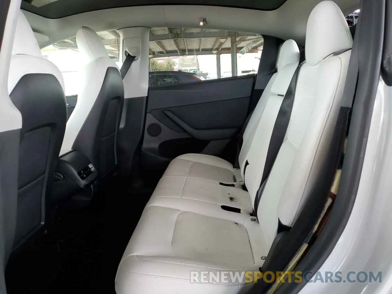 10 Photograph of a damaged car 7SAYGDEE9PF622671 TESLA MODEL Y 2023