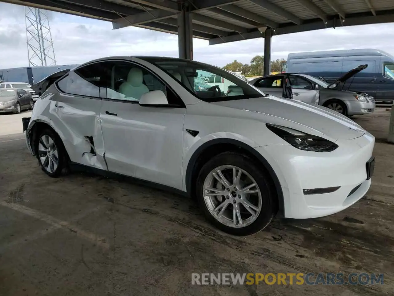 4 Photograph of a damaged car 7SAYGDEE9PF622671 TESLA MODEL Y 2023