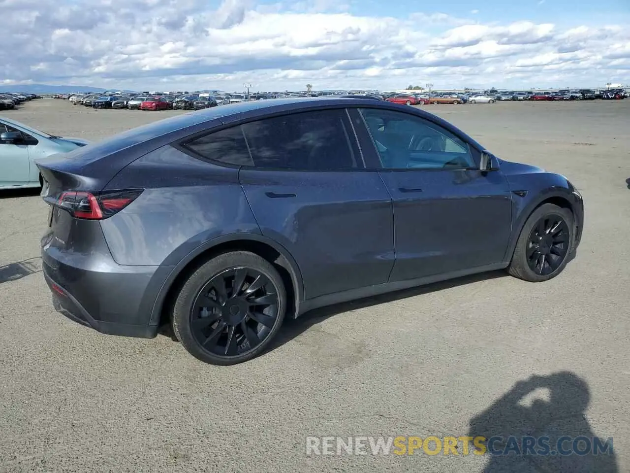 3 Photograph of a damaged car 7SAYGDEE9PF638742 TESLA MODEL Y 2023