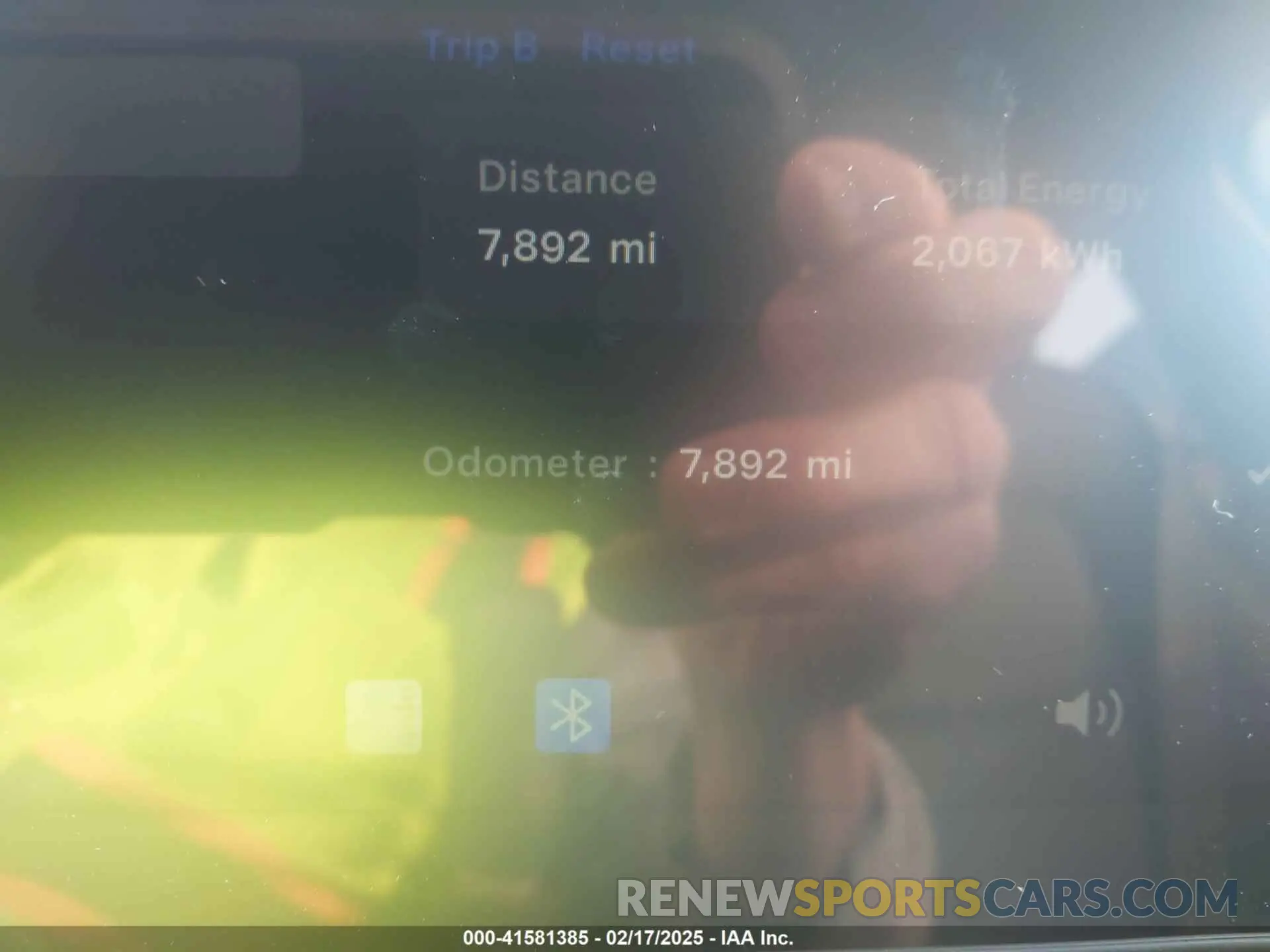 14 Photograph of a damaged car 7SAYGDEE9PF662720 TESLA MODEL Y 2023