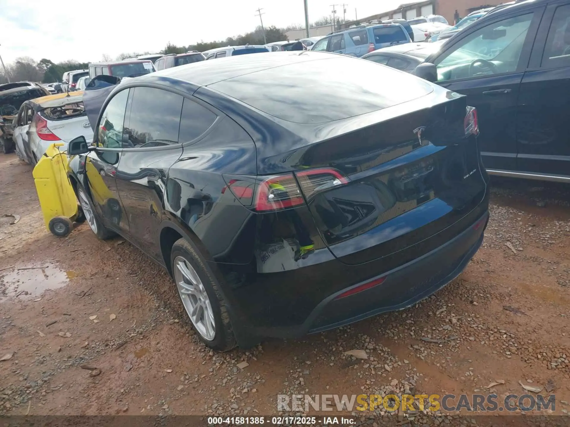 3 Photograph of a damaged car 7SAYGDEE9PF662720 TESLA MODEL Y 2023