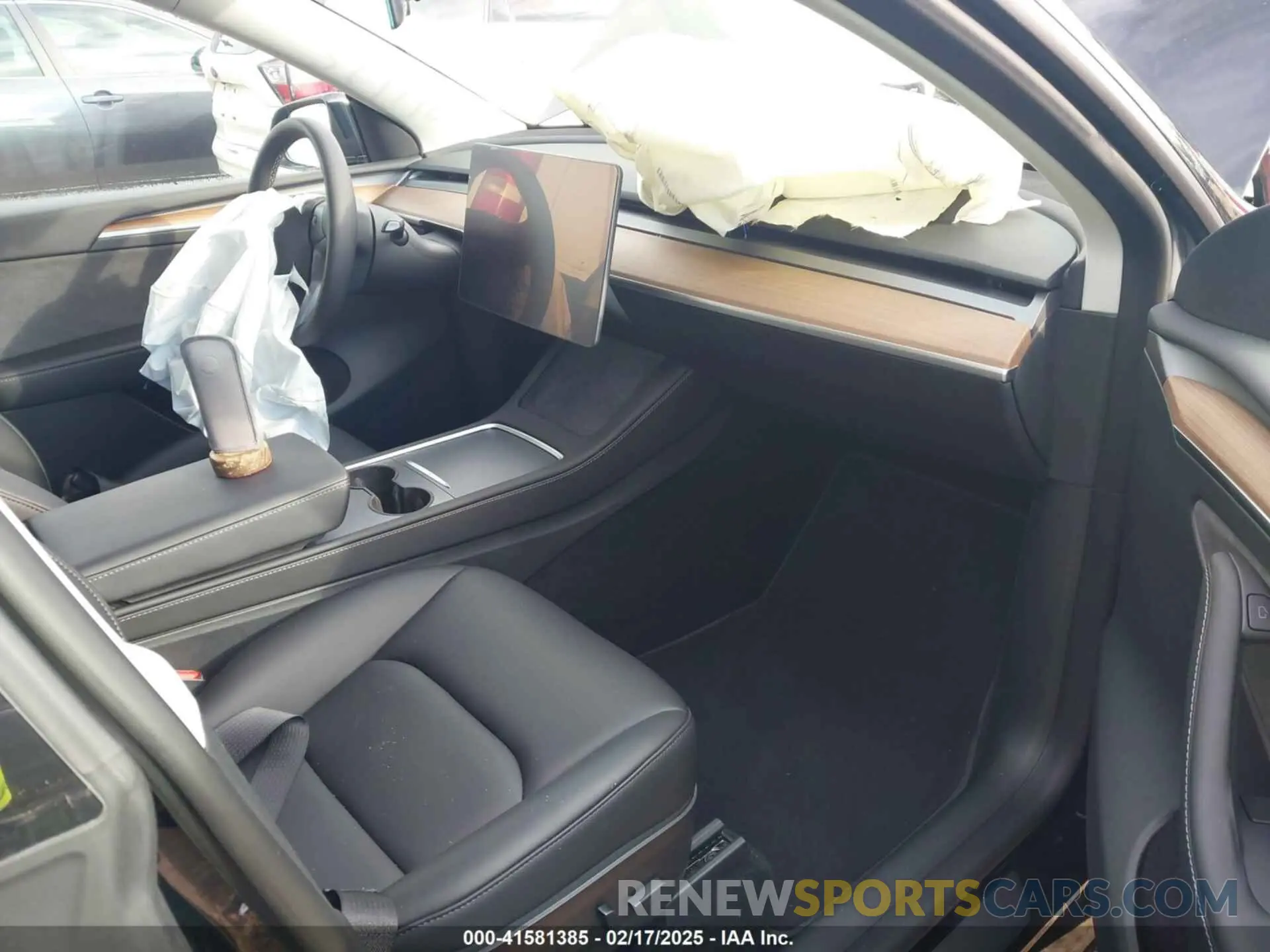 5 Photograph of a damaged car 7SAYGDEE9PF662720 TESLA MODEL Y 2023