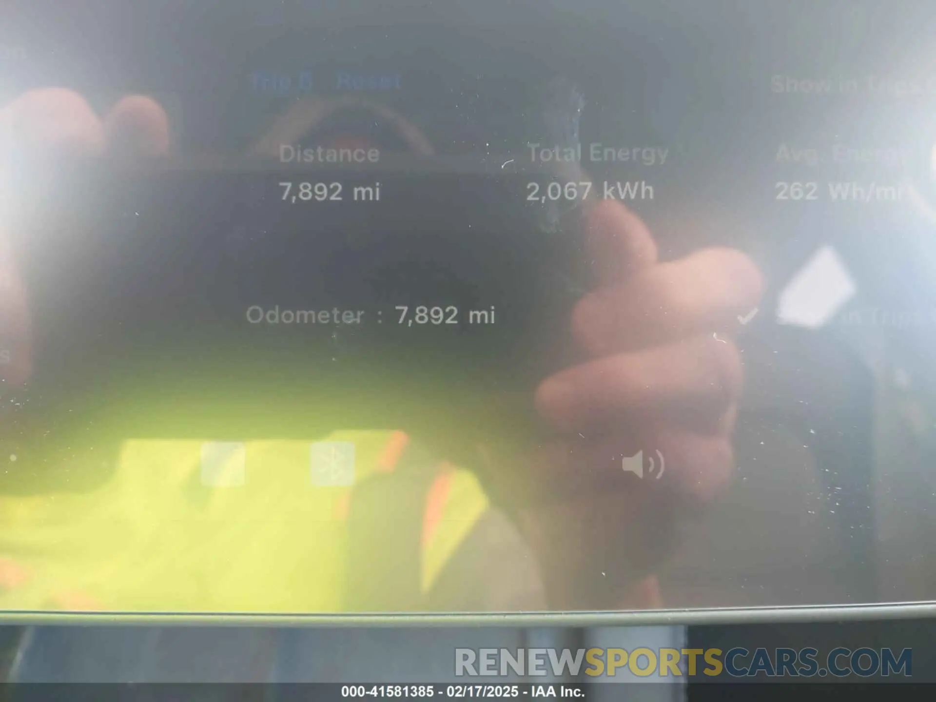 7 Photograph of a damaged car 7SAYGDEE9PF662720 TESLA MODEL Y 2023