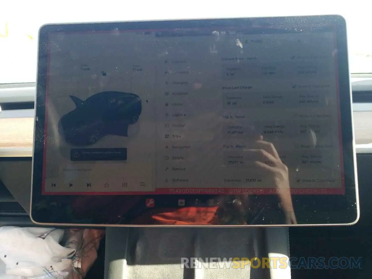 9 Photograph of a damaged car 7SAYGDEE9PF686242 TESLA MODEL Y 2023