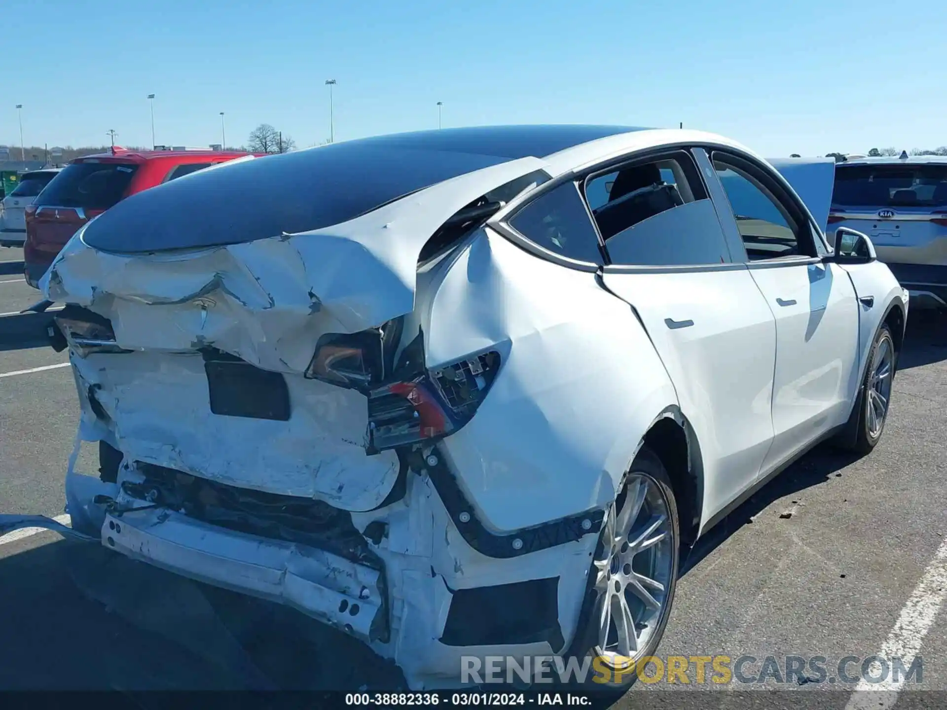 4 Photograph of a damaged car 7SAYGDEE9PF688041 TESLA MODEL Y 2023