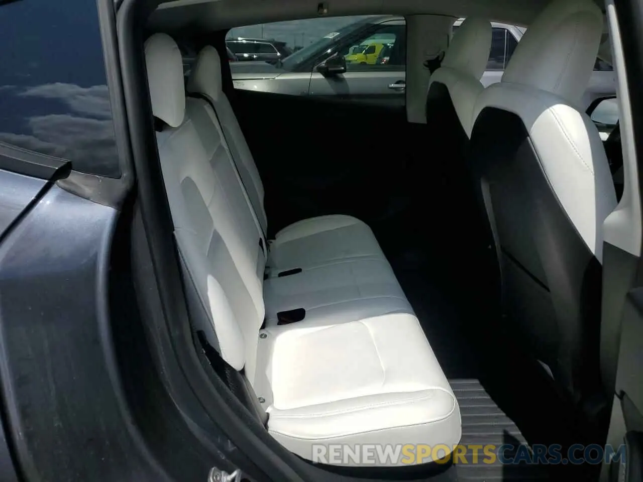 10 Photograph of a damaged car 7SAYGDEE9PF695295 TESLA MODEL Y 2023