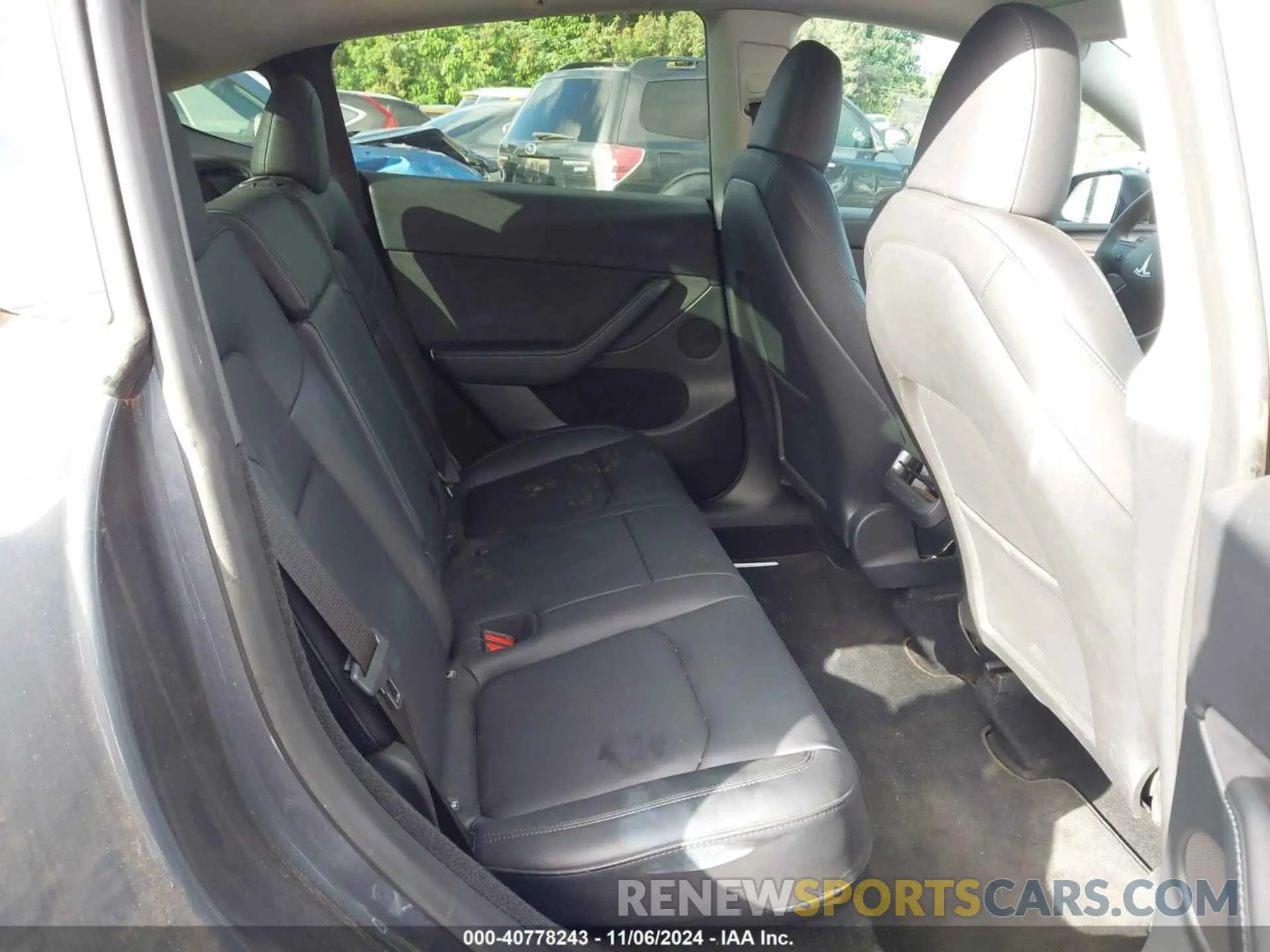 8 Photograph of a damaged car 7SAYGDEE9PF698097 TESLA MODEL Y 2023