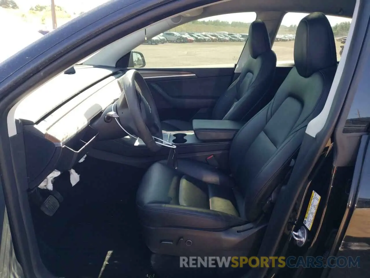 7 Photograph of a damaged car 7SAYGDEE9PF699184 TESLA MODEL Y 2023