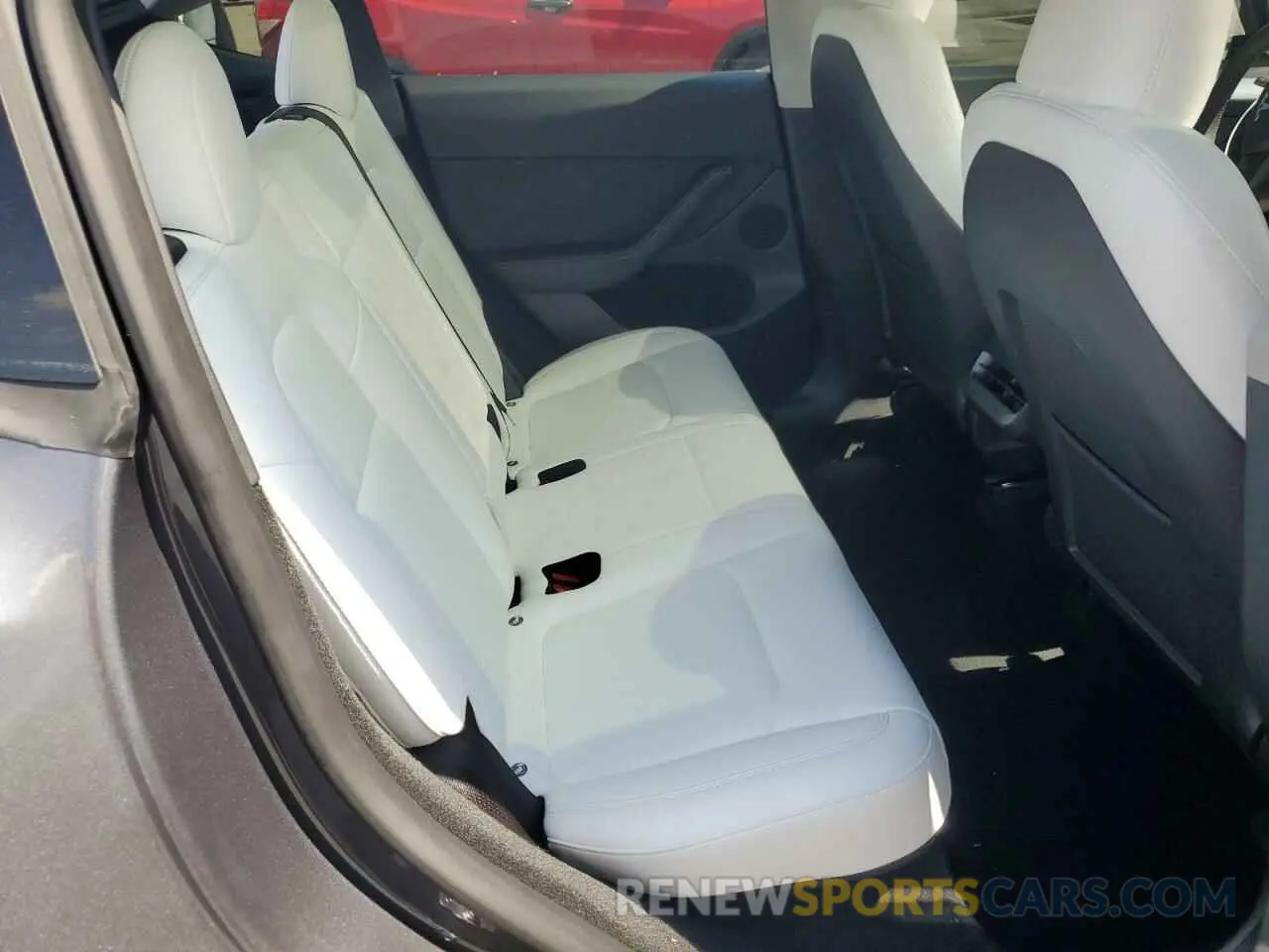 10 Photograph of a damaged car 7SAYGDEE9PF748268 TESLA MODEL Y 2023