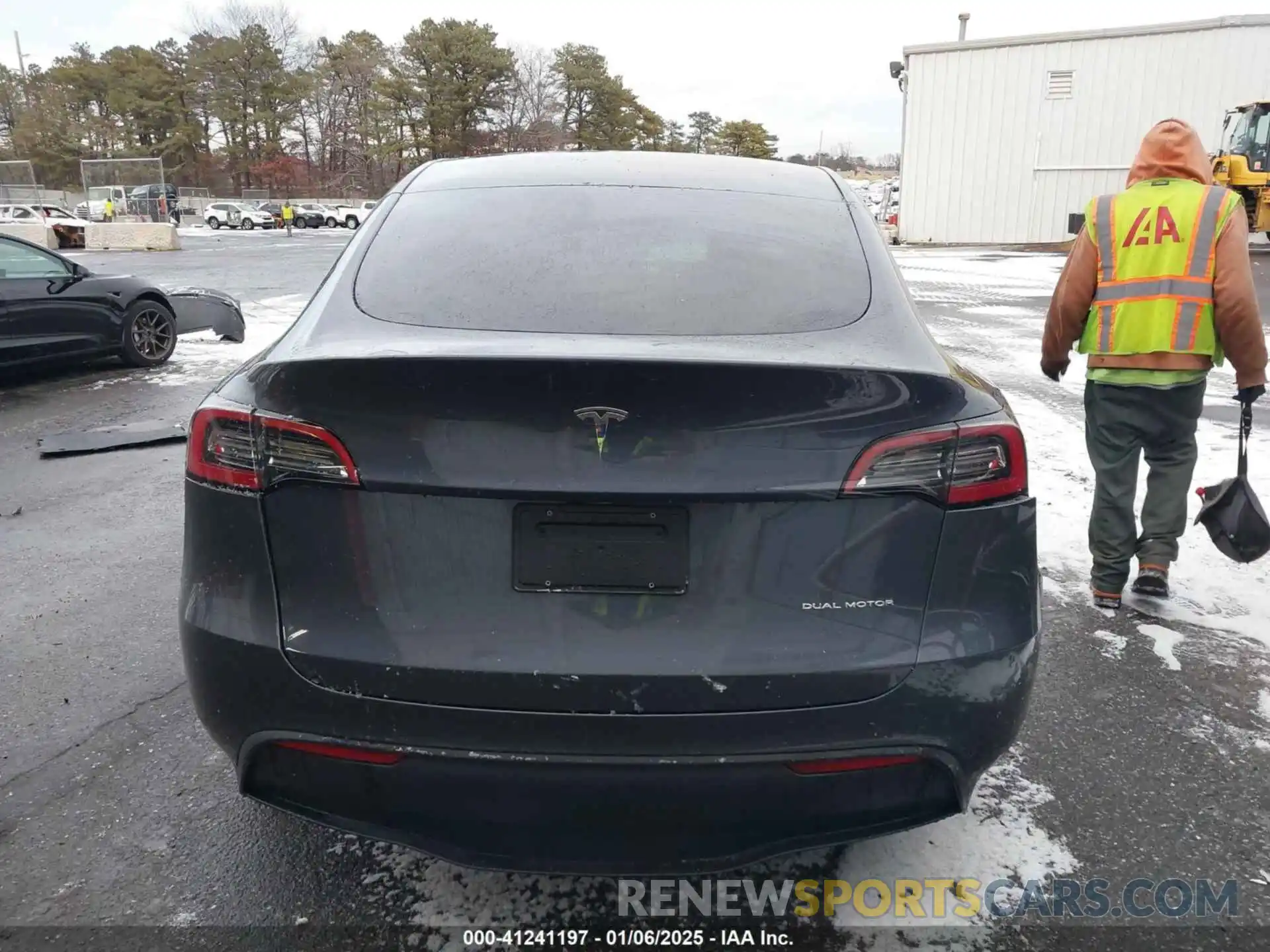 16 Photograph of a damaged car 7SAYGDEE9PF756581 TESLA MODEL Y 2023