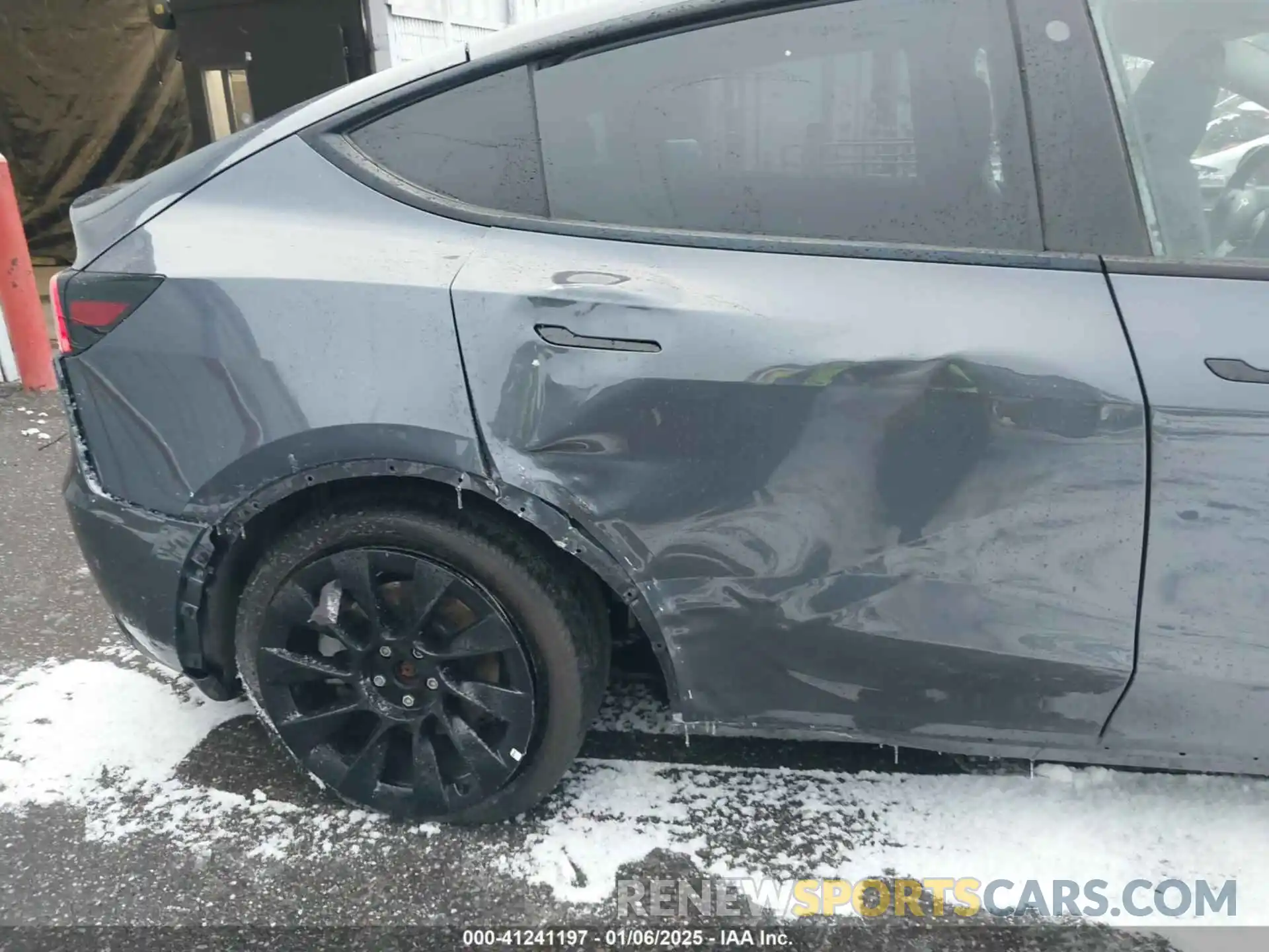 19 Photograph of a damaged car 7SAYGDEE9PF756581 TESLA MODEL Y 2023