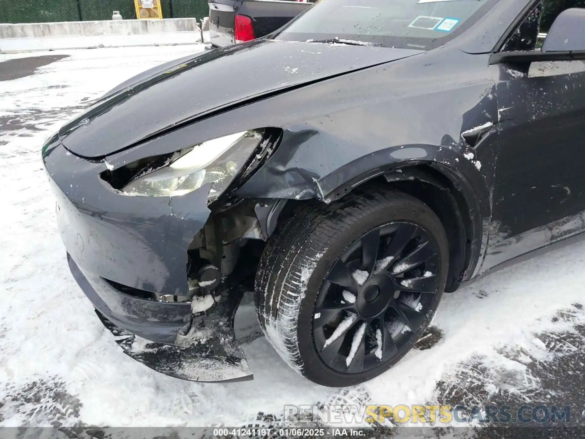 6 Photograph of a damaged car 7SAYGDEE9PF756581 TESLA MODEL Y 2023