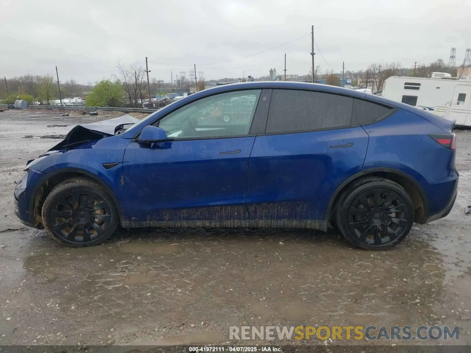 13 Photograph of a damaged car 7SAYGDEE9PF770268 TESLA MODEL Y 2023
