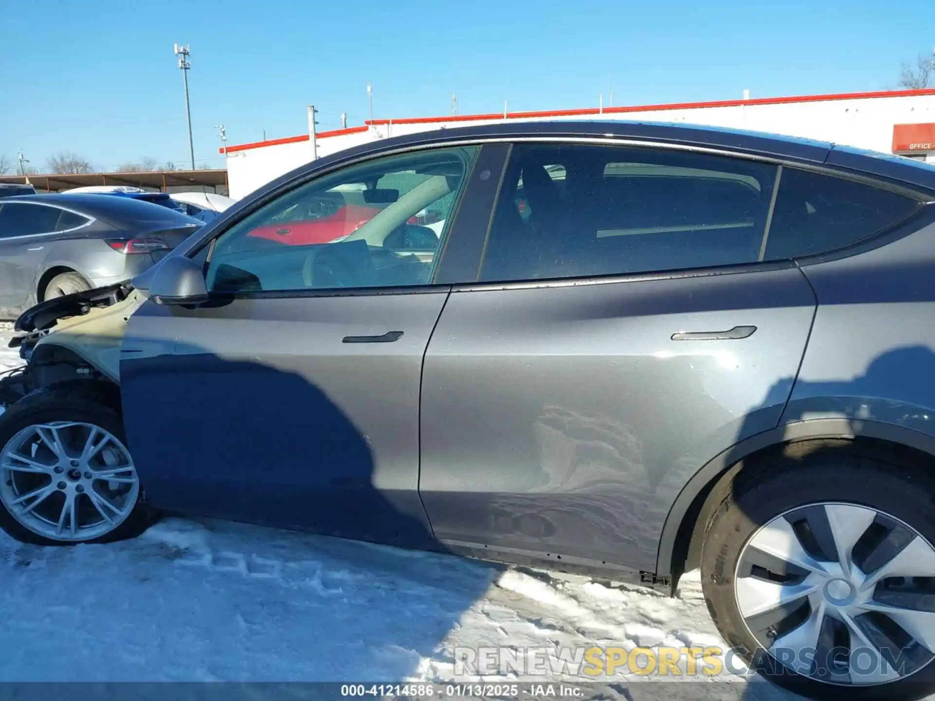 14 Photograph of a damaged car 7SAYGDEE9PF788320 TESLA MODEL Y 2023