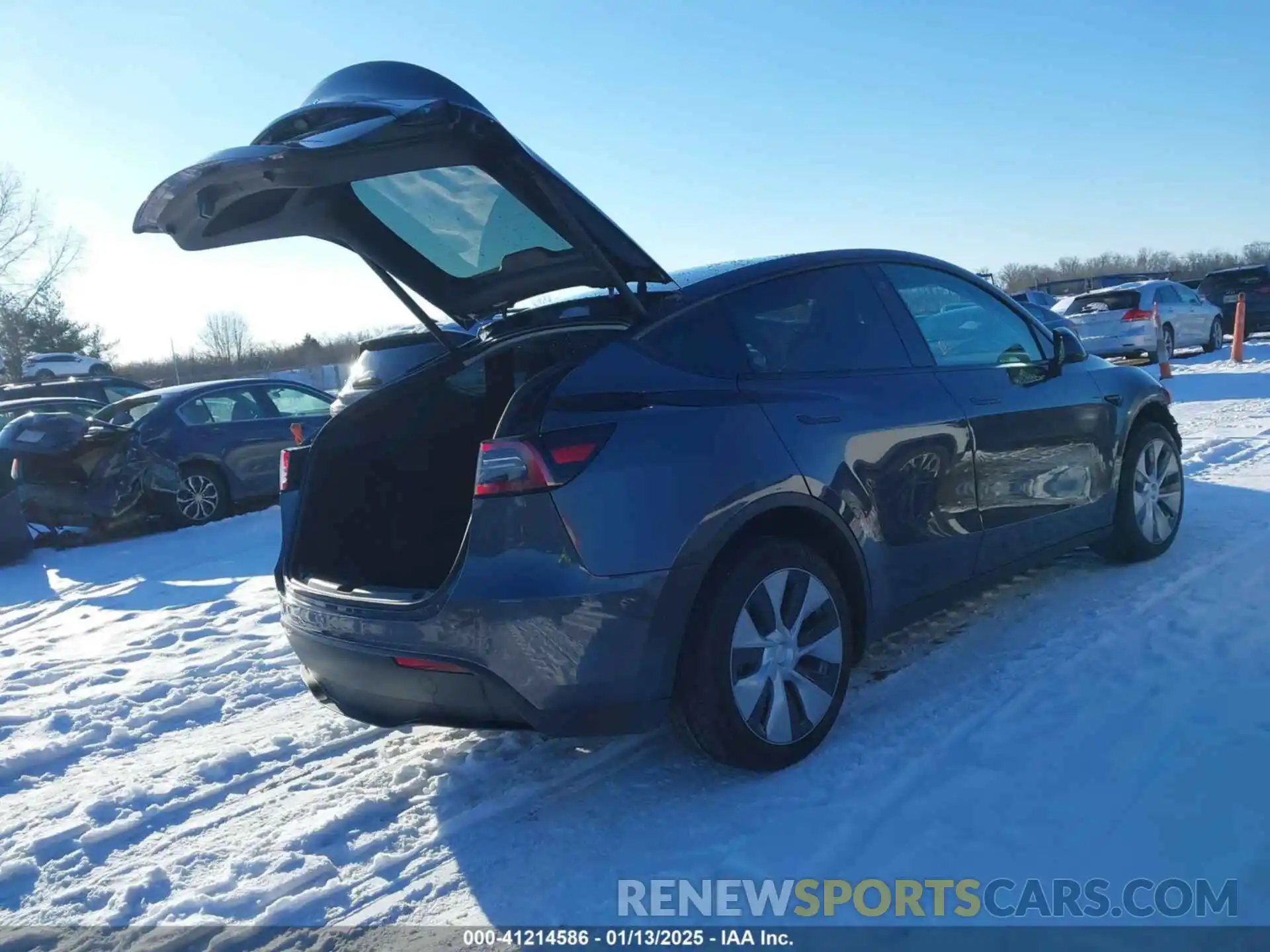 4 Photograph of a damaged car 7SAYGDEE9PF788320 TESLA MODEL Y 2023