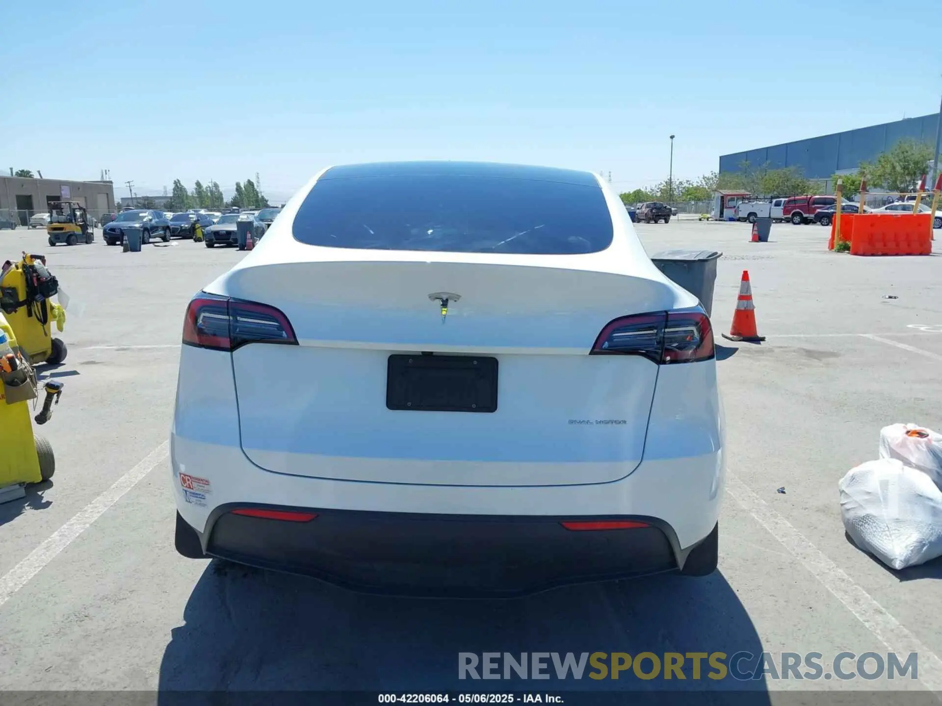 15 Photograph of a damaged car 7SAYGDEE9PF811580 TESLA MODEL Y 2023