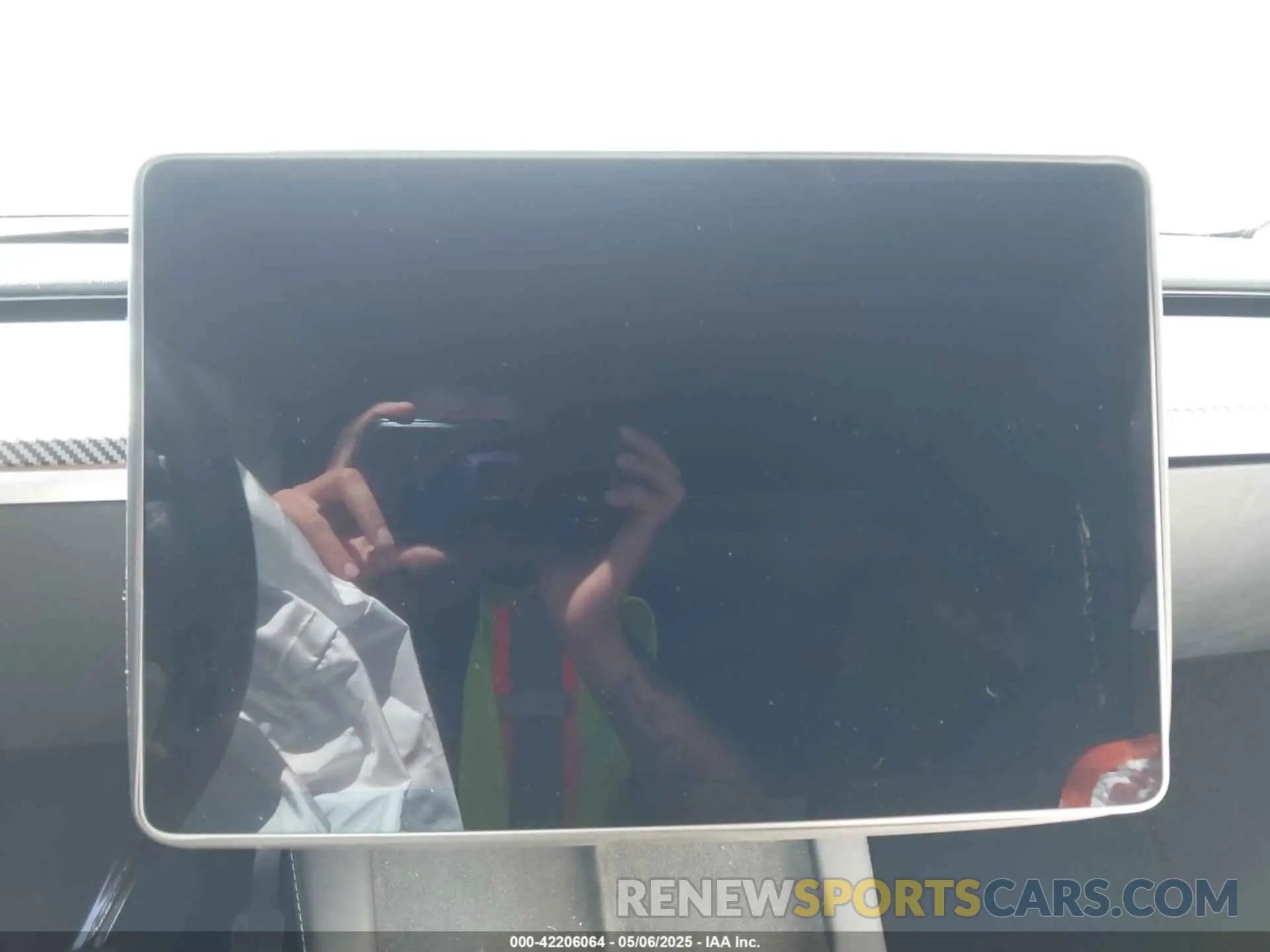 7 Photograph of a damaged car 7SAYGDEE9PF811580 TESLA MODEL Y 2023