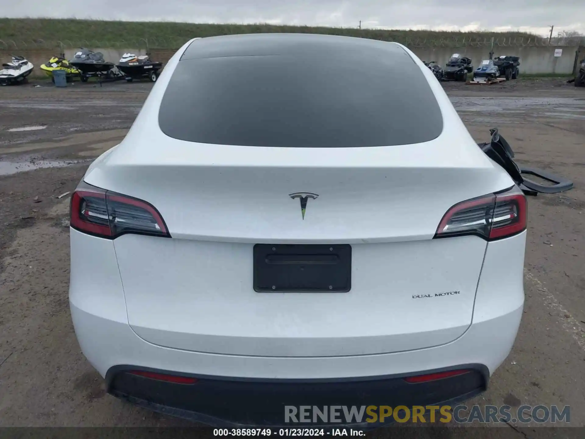 17 Photograph of a damaged car 7SAYGDEE9PF813085 TESLA MODEL Y 2023