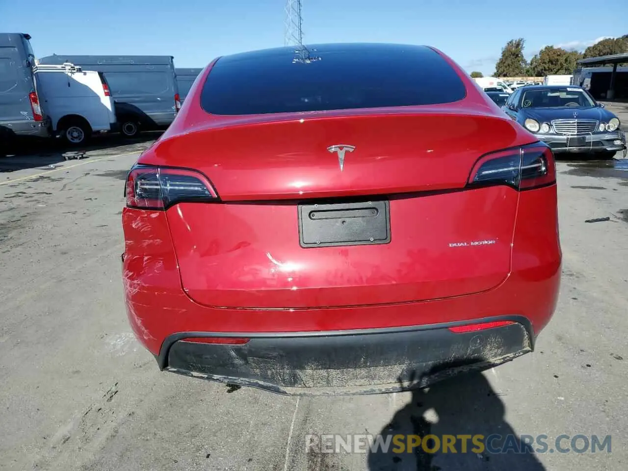 6 Photograph of a damaged car 7SAYGDEE9PF832221 TESLA MODEL Y 2023