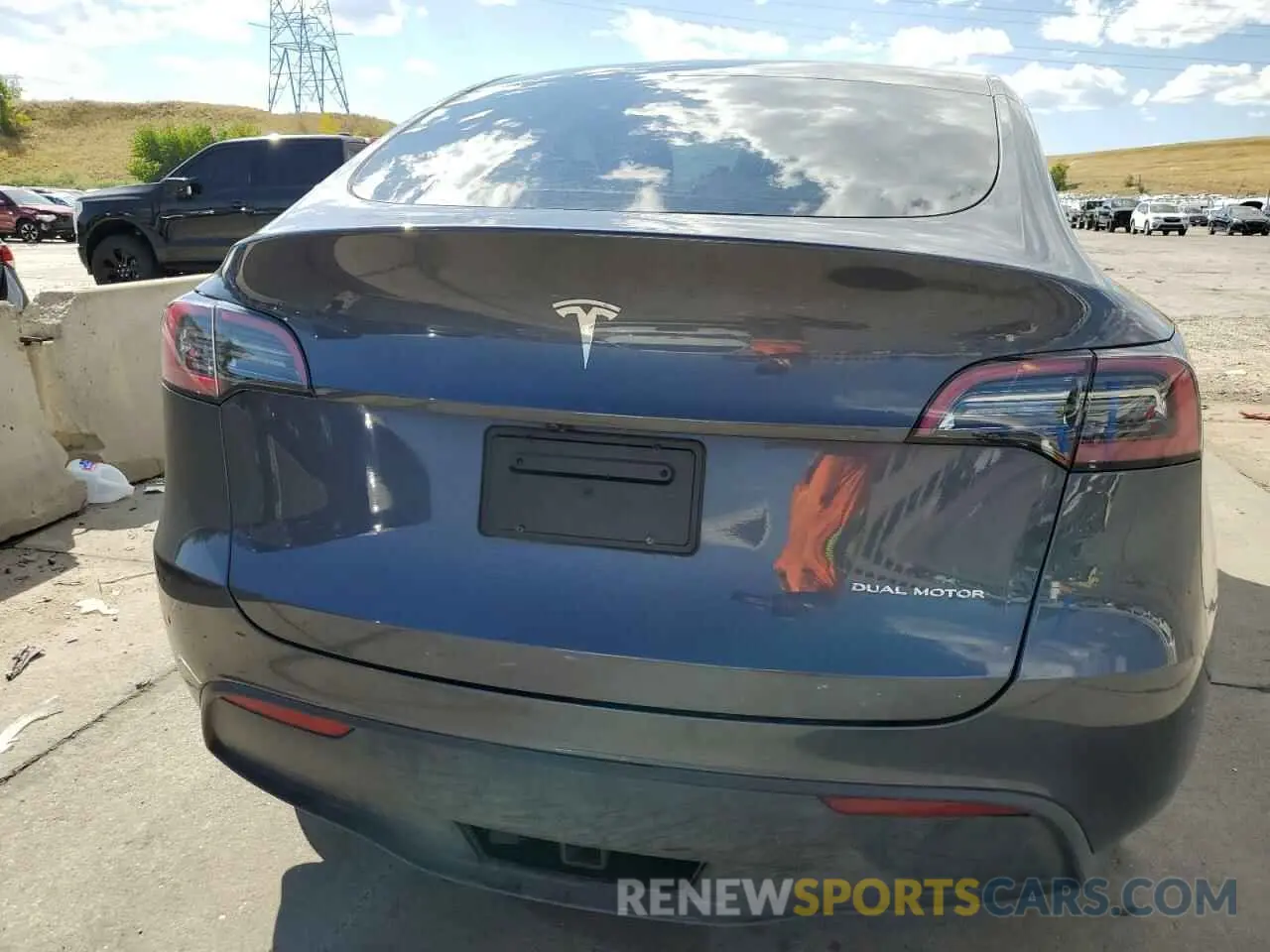 6 Photograph of a damaged car 7SAYGDEE9PF838911 TESLA MODEL Y 2023