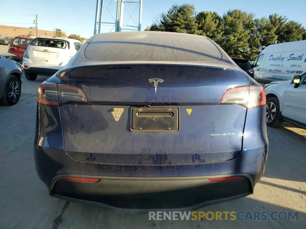 6 Photograph of a damaged car 7SAYGDEE9PF850699 TESLA MODEL Y 2023