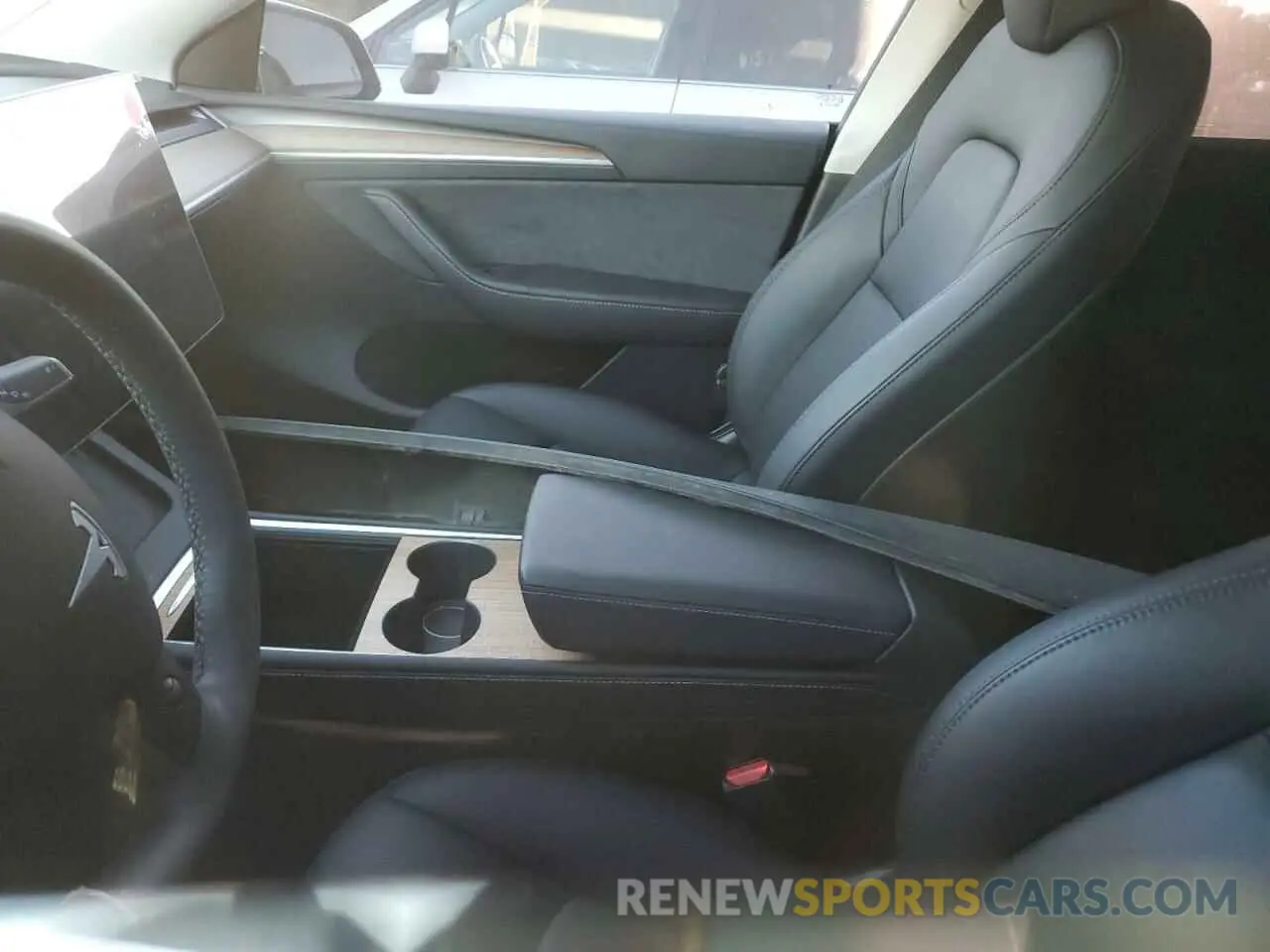 7 Photograph of a damaged car 7SAYGDEE9PF850699 TESLA MODEL Y 2023
