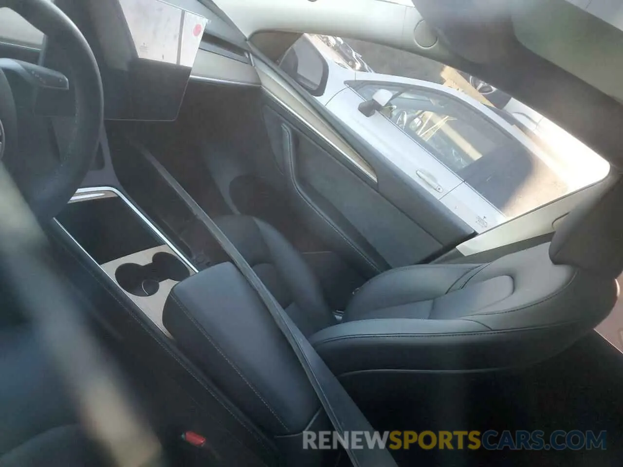 8 Photograph of a damaged car 7SAYGDEE9PF850699 TESLA MODEL Y 2023