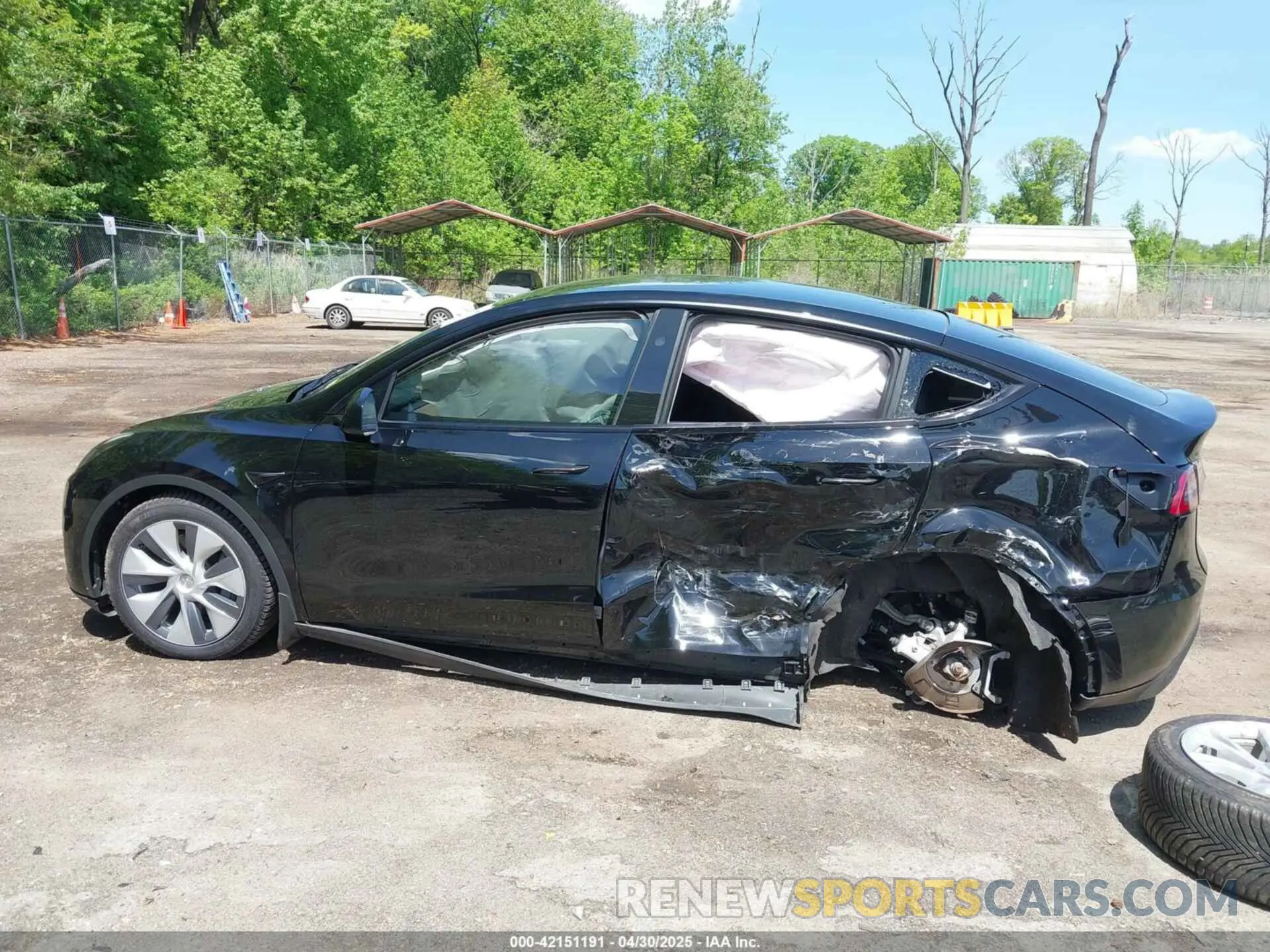 14 Photograph of a damaged car 7SAYGDEE9PF850881 TESLA MODEL Y 2023